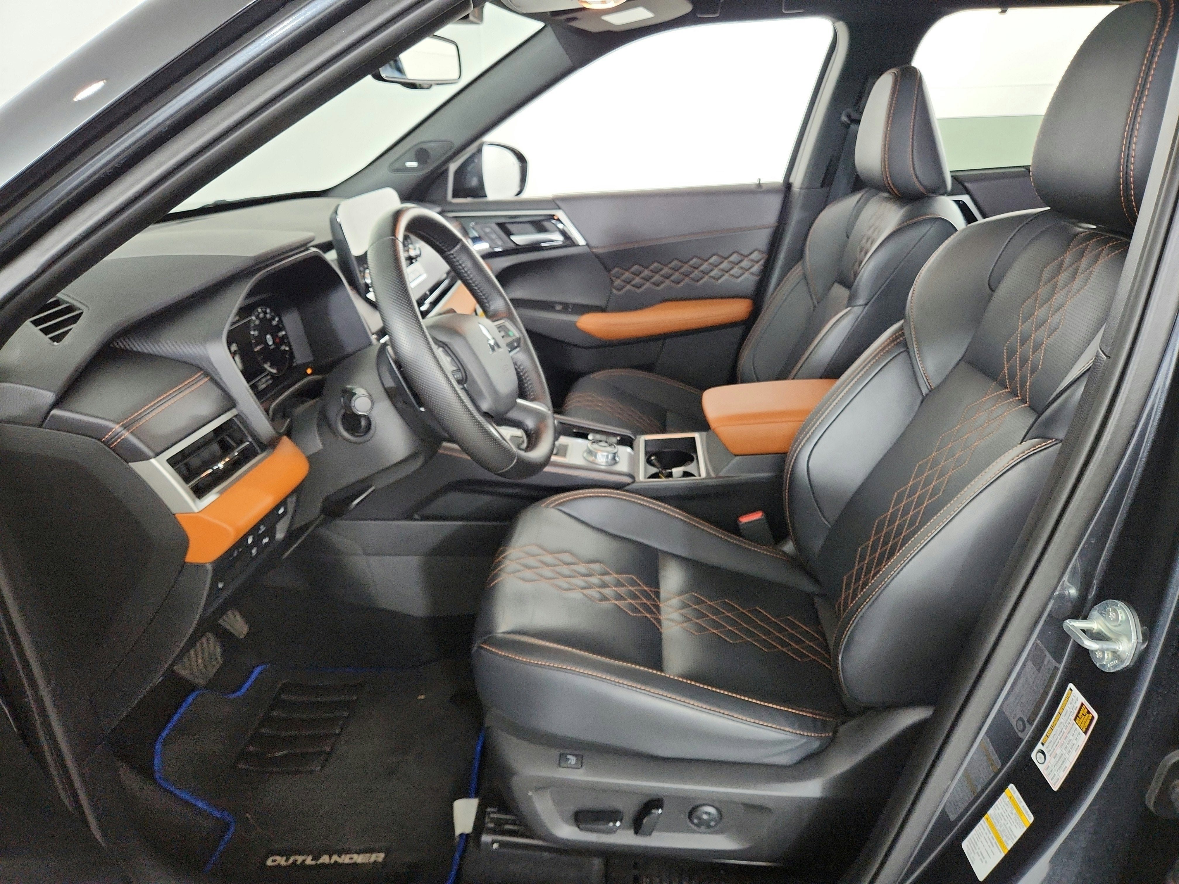 2025 Mitsubishi Outlander PHEV Base