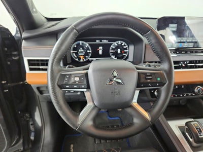 2025 Mitsubishi Outlander PHEV Base