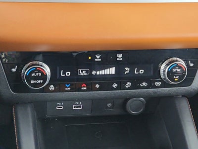 2025 Mitsubishi Outlander PHEV Base