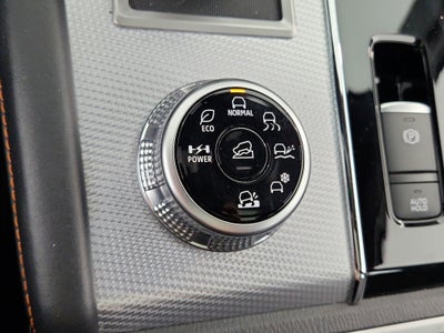 2025 Mitsubishi Outlander PHEV Base
