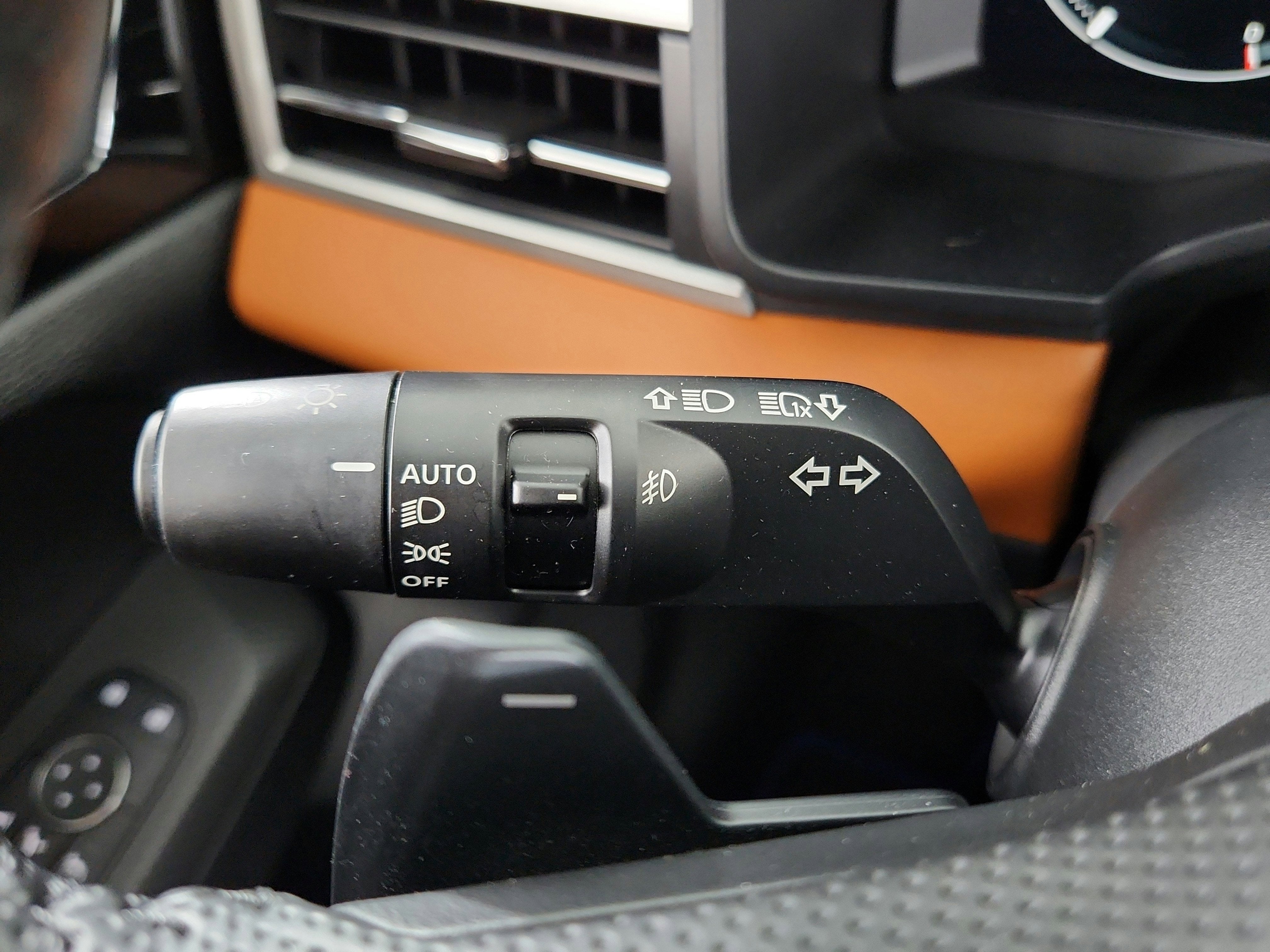 2025 Mitsubishi Outlander PHEV Base