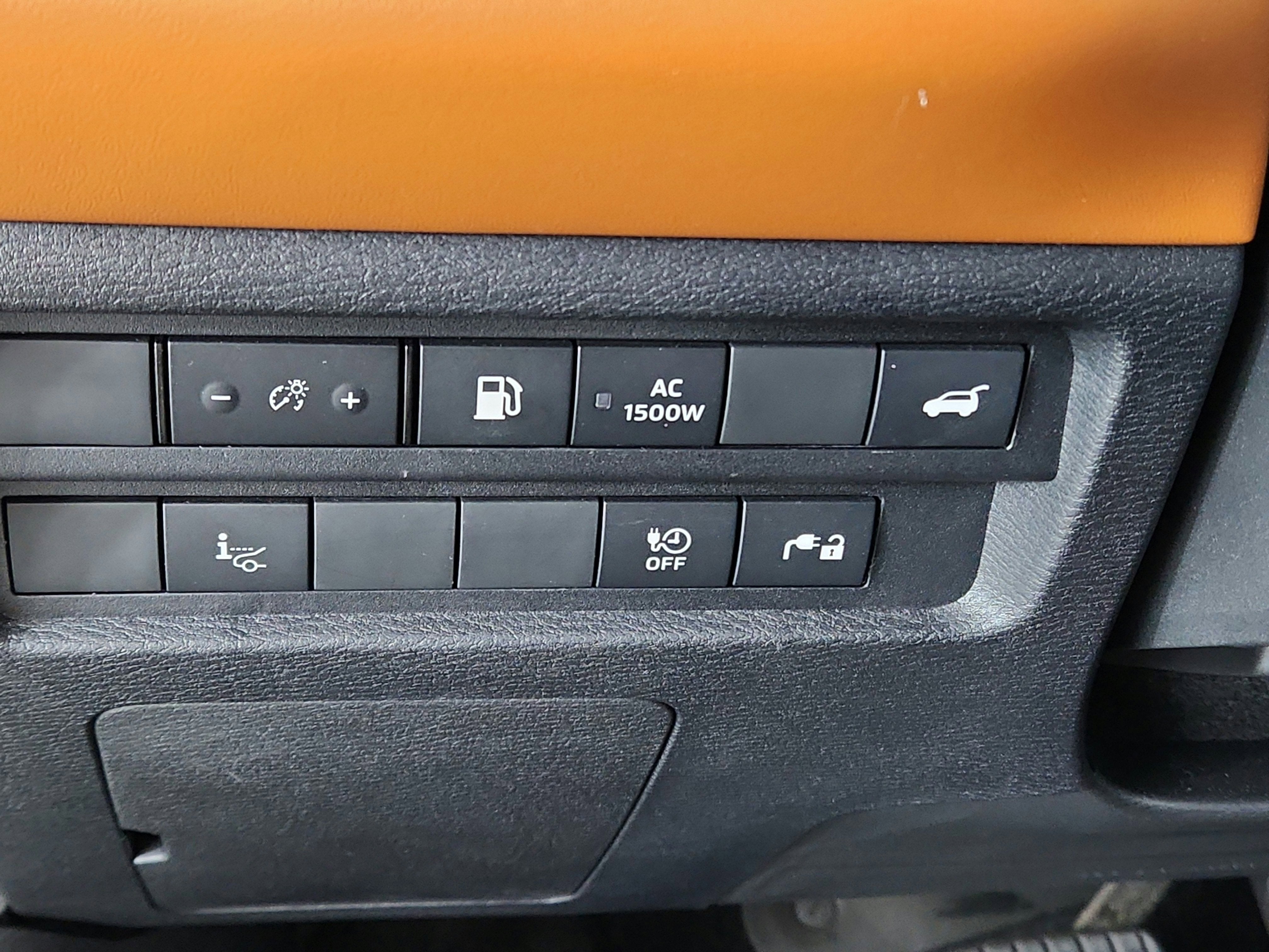 2025 Mitsubishi Outlander PHEV Base