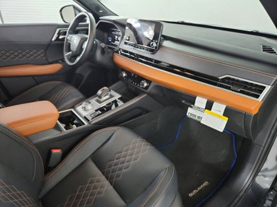 2025 Mitsubishi Outlander PHEV Base