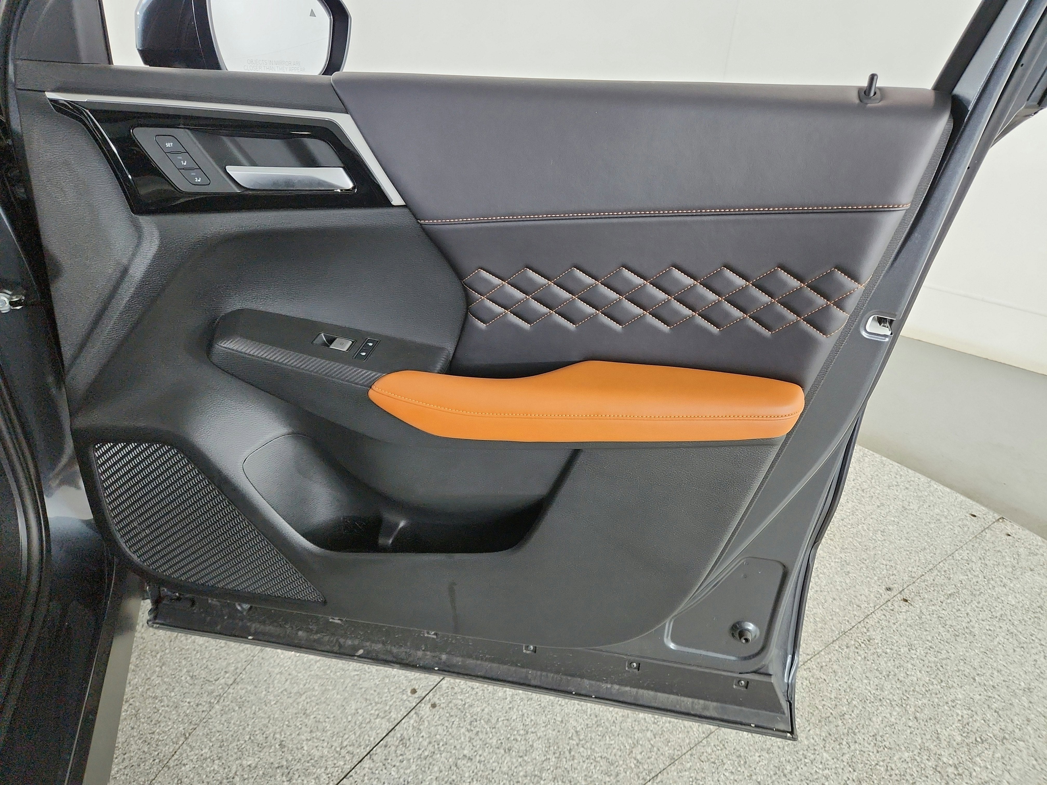 2025 Mitsubishi Outlander PHEV Base