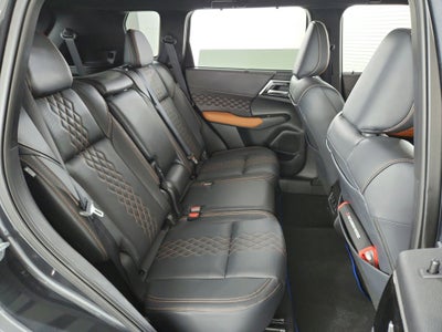 2025 Mitsubishi Outlander PHEV Base