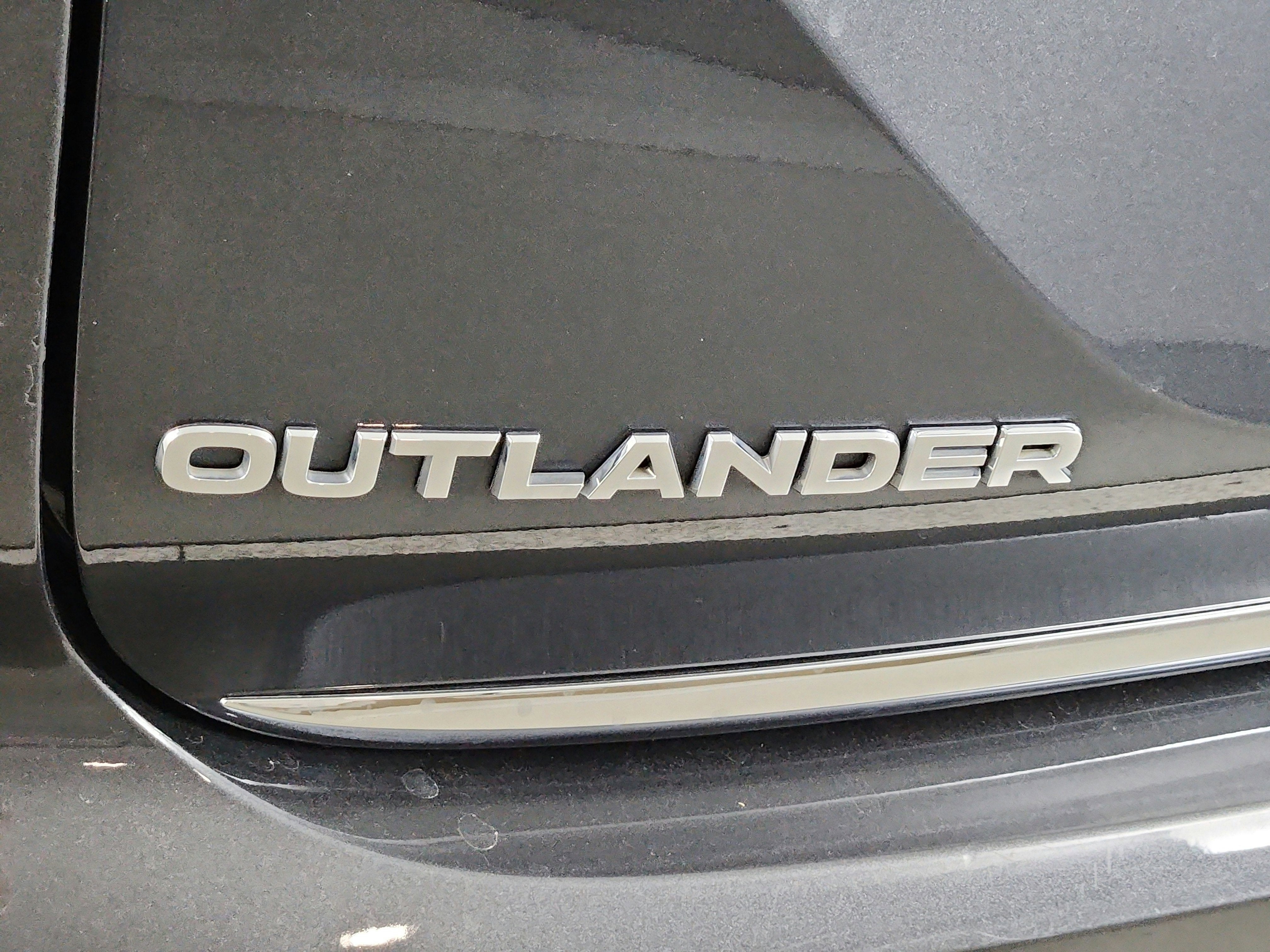 2025 Mitsubishi Outlander PHEV Base
