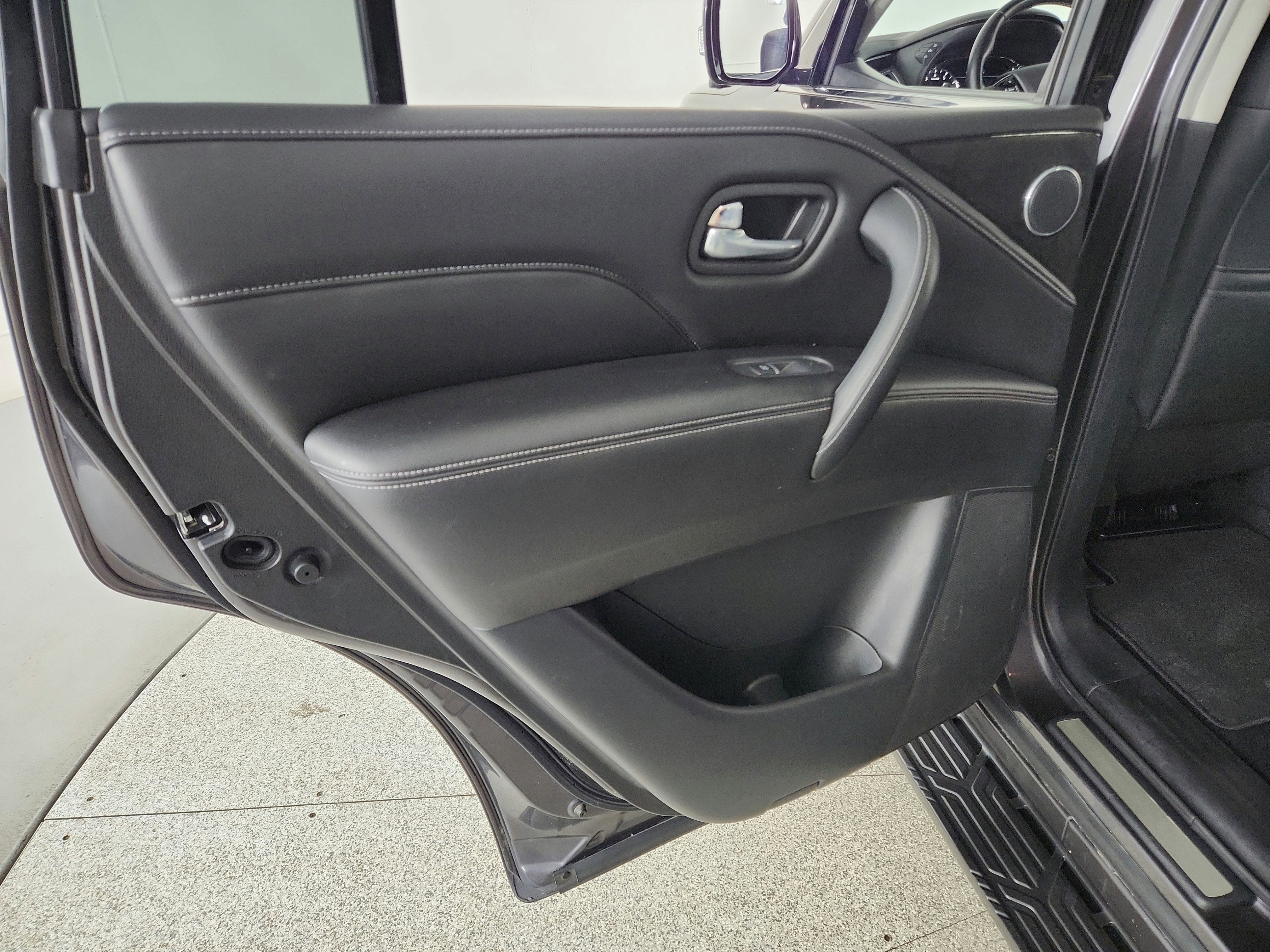 2024 INFINITI QX80 LUXE