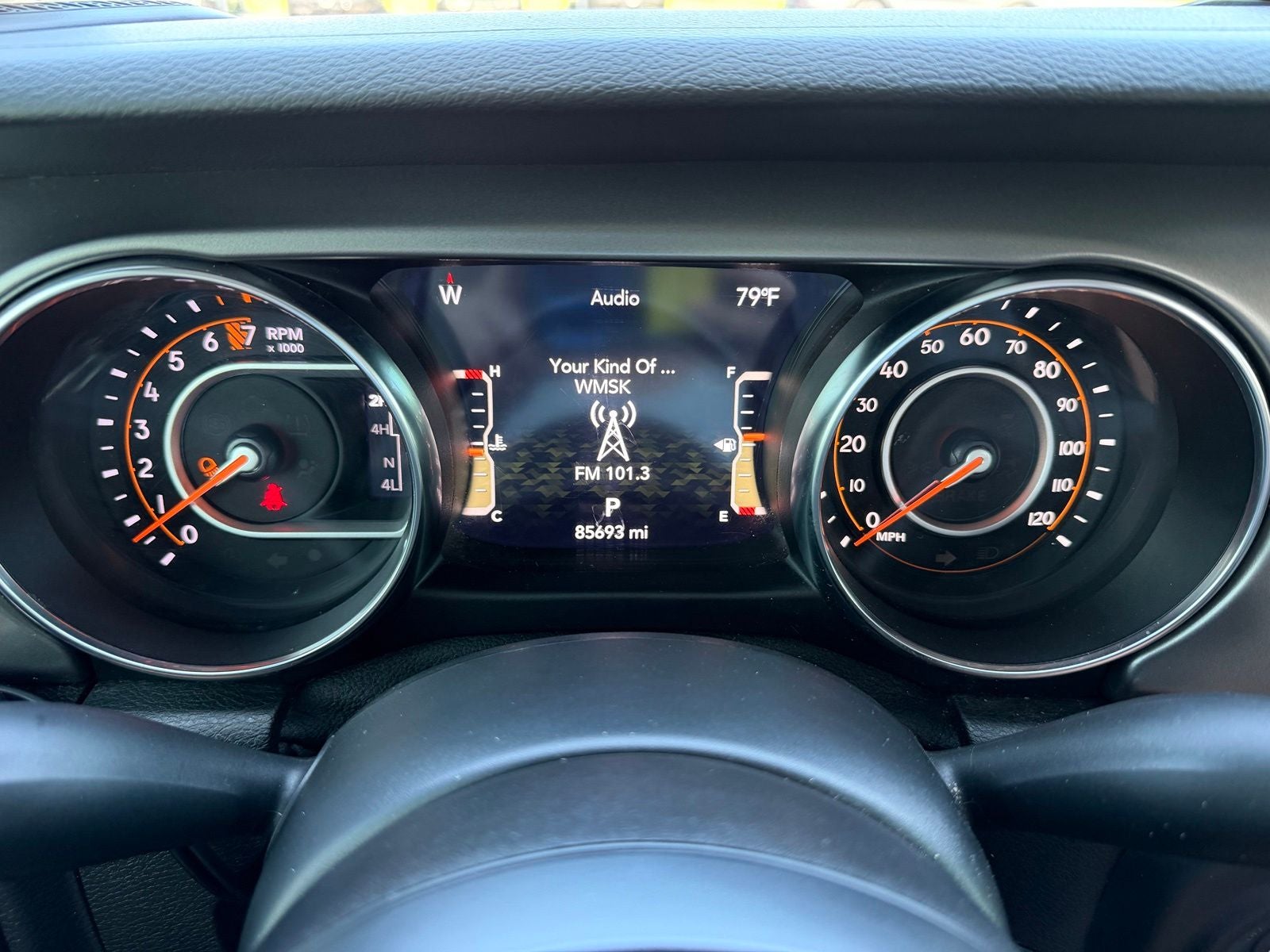 2022 Jeep Gladiator Sport