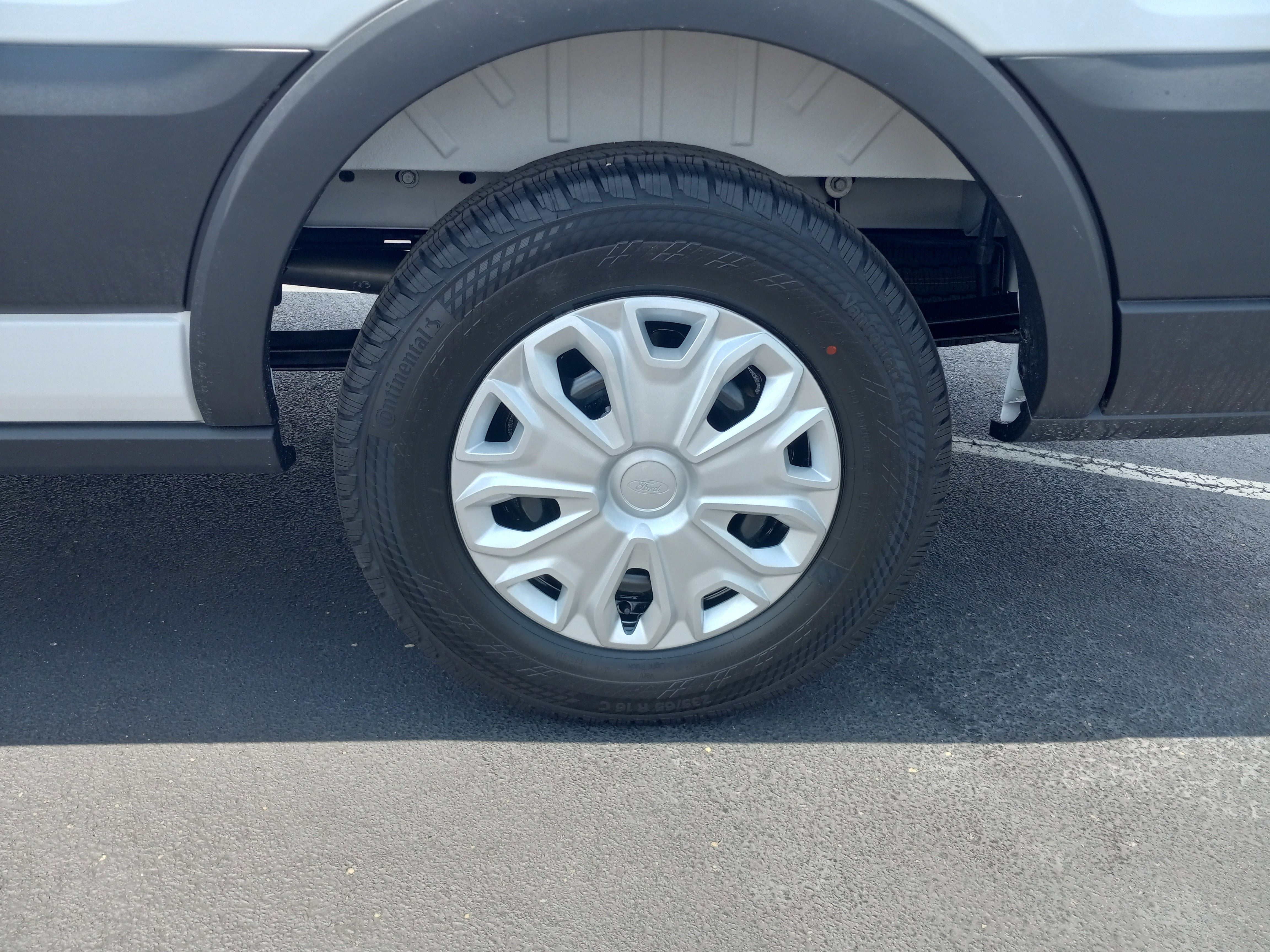 2025 Ford Transit Passenger Wagon T-350 148" Med Roof XL RWD