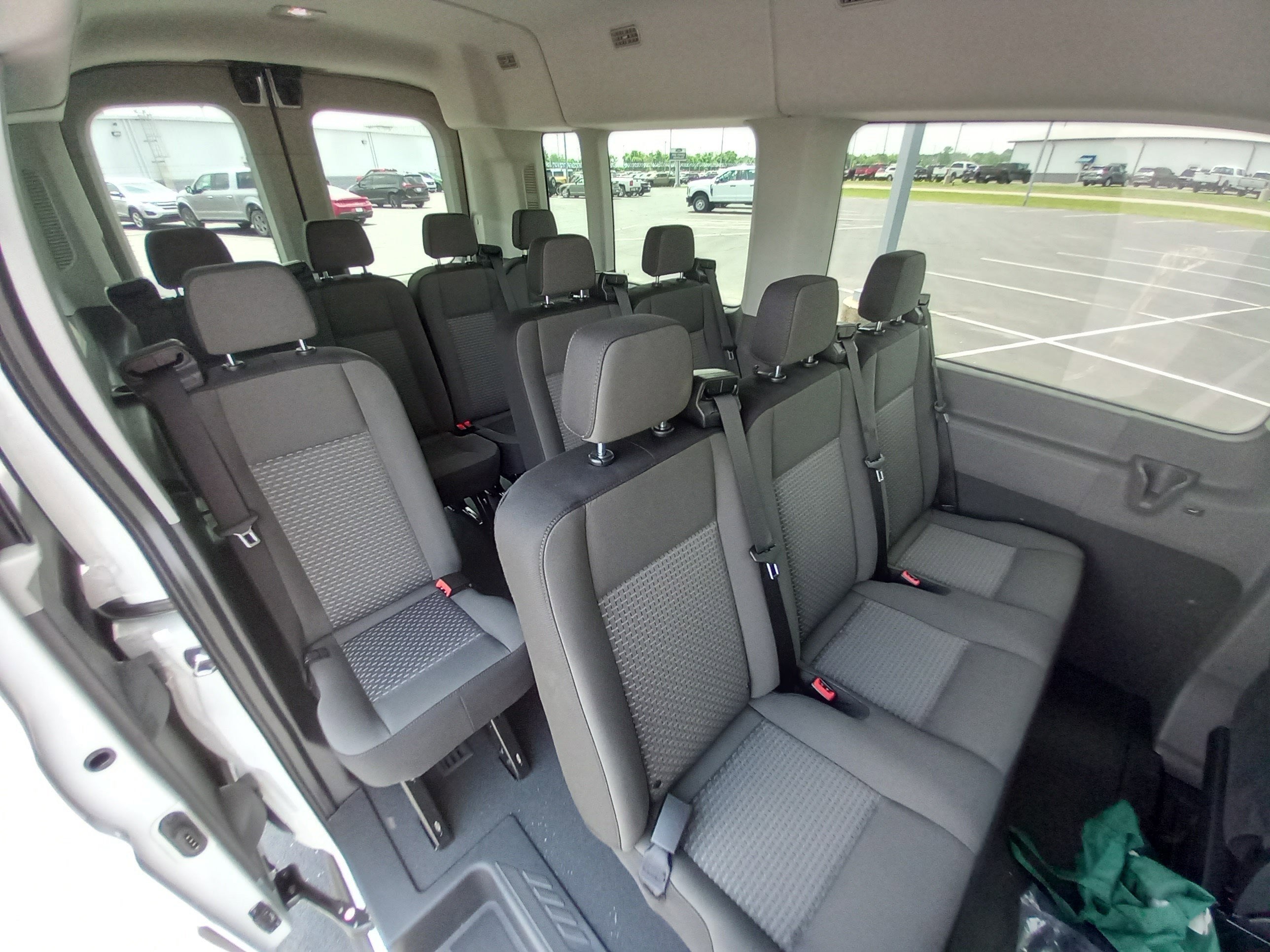 2025 Ford Transit Passenger Wagon T-350 148" Med Roof XL RWD