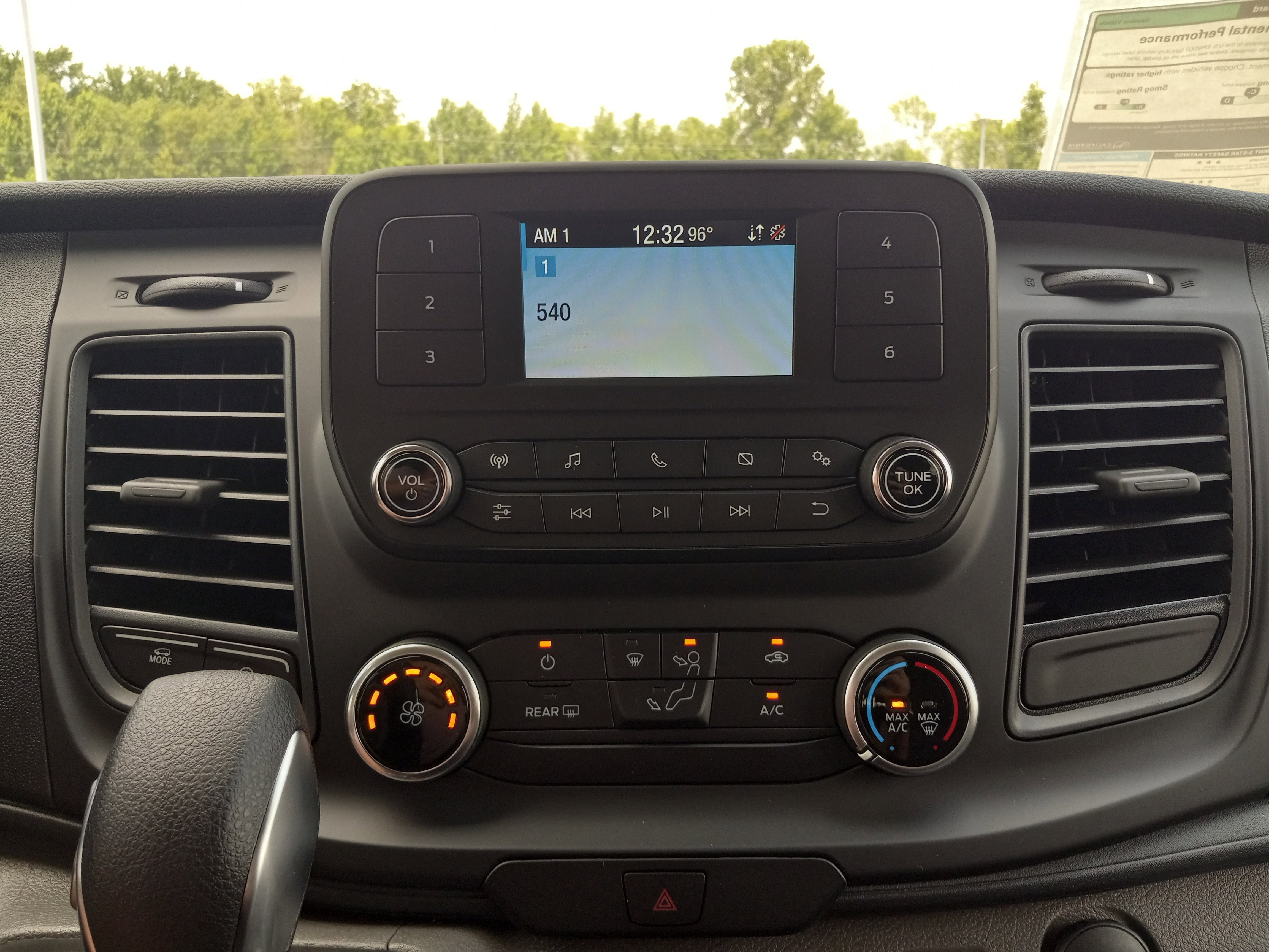 2025 Ford Transit Passenger Wagon T-350 148" Med Roof XL RWD