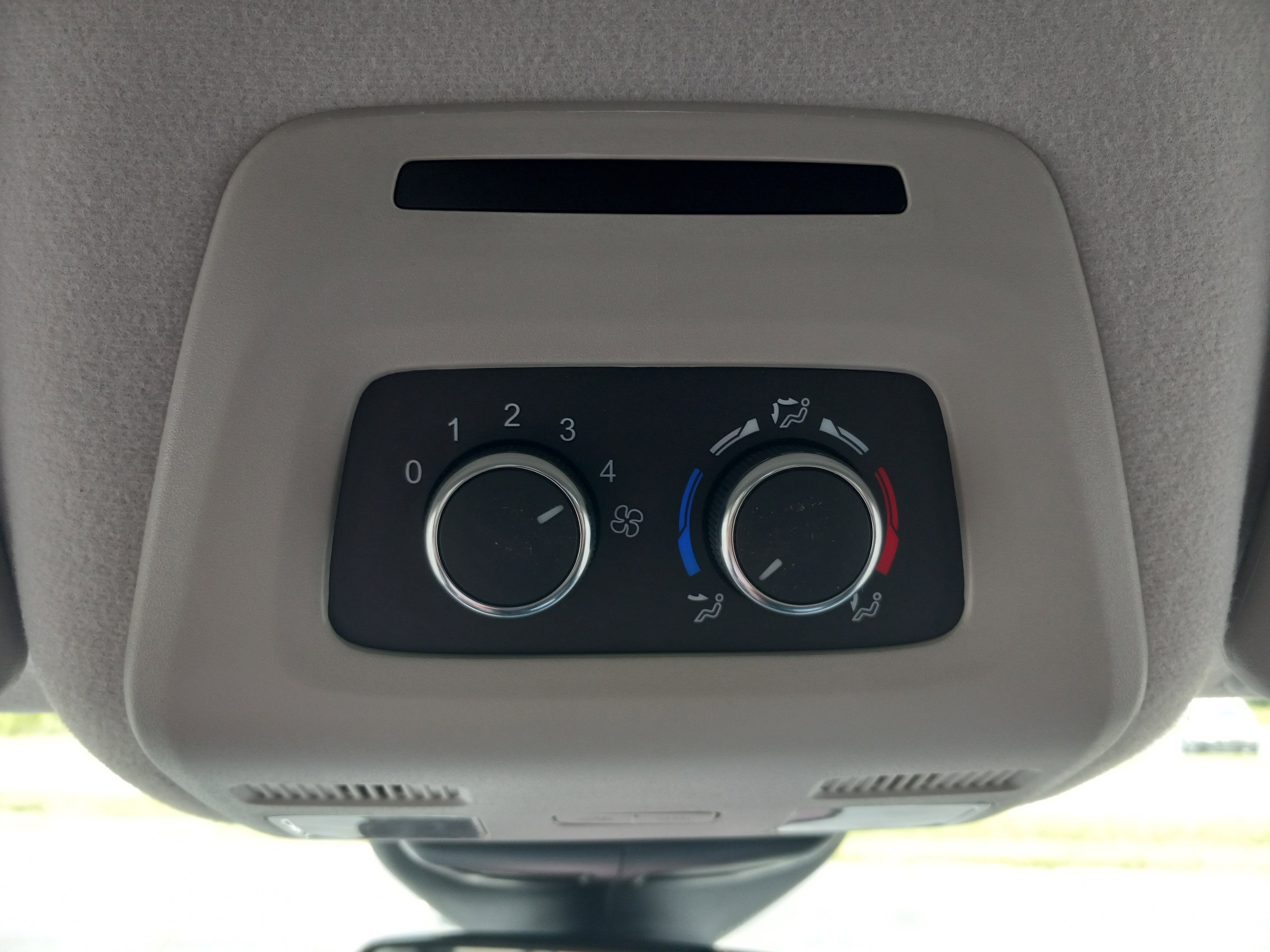 2025 Ford Transit Passenger Wagon T-350 148" Med Roof XL RWD