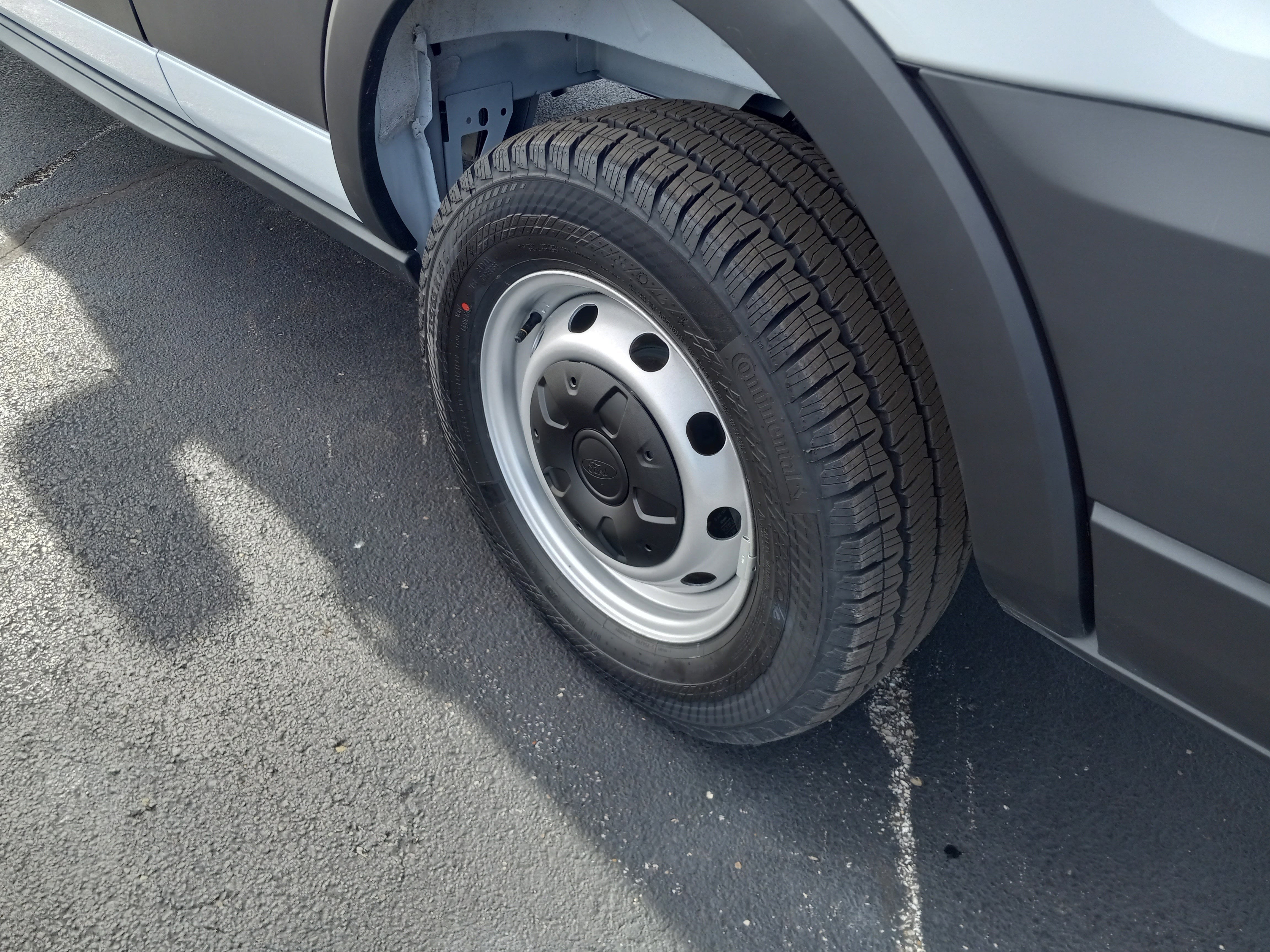 2026 Ford Transit Passenger Wagon T-350 148" Low Roof XL RWD