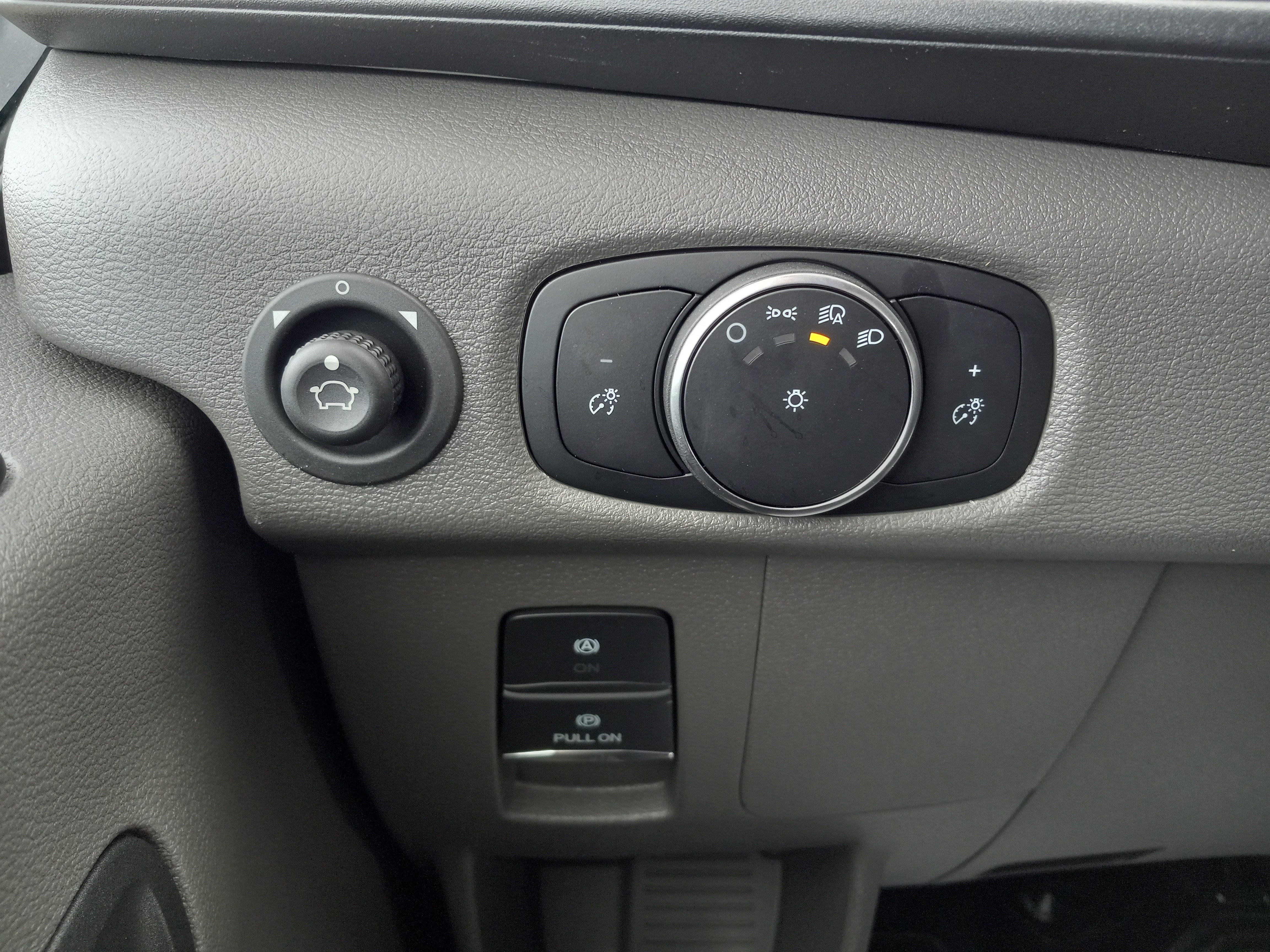 2026 Ford Transit Passenger Wagon T-350 148" Low Roof XL RWD