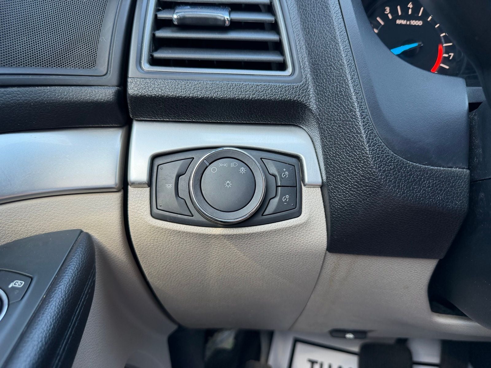 2018 Ford Explorer Base