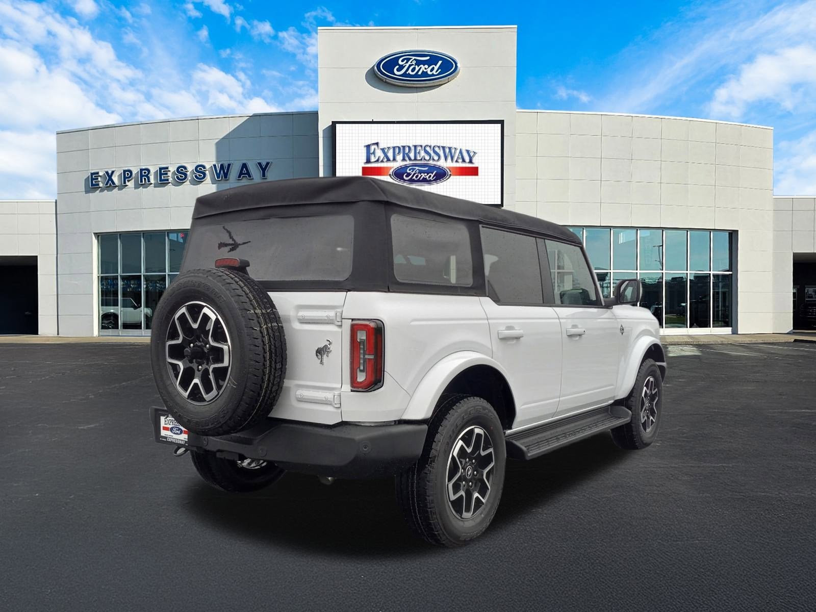 2025 Ford Bronco Outer Banks 4 Door 4x4
