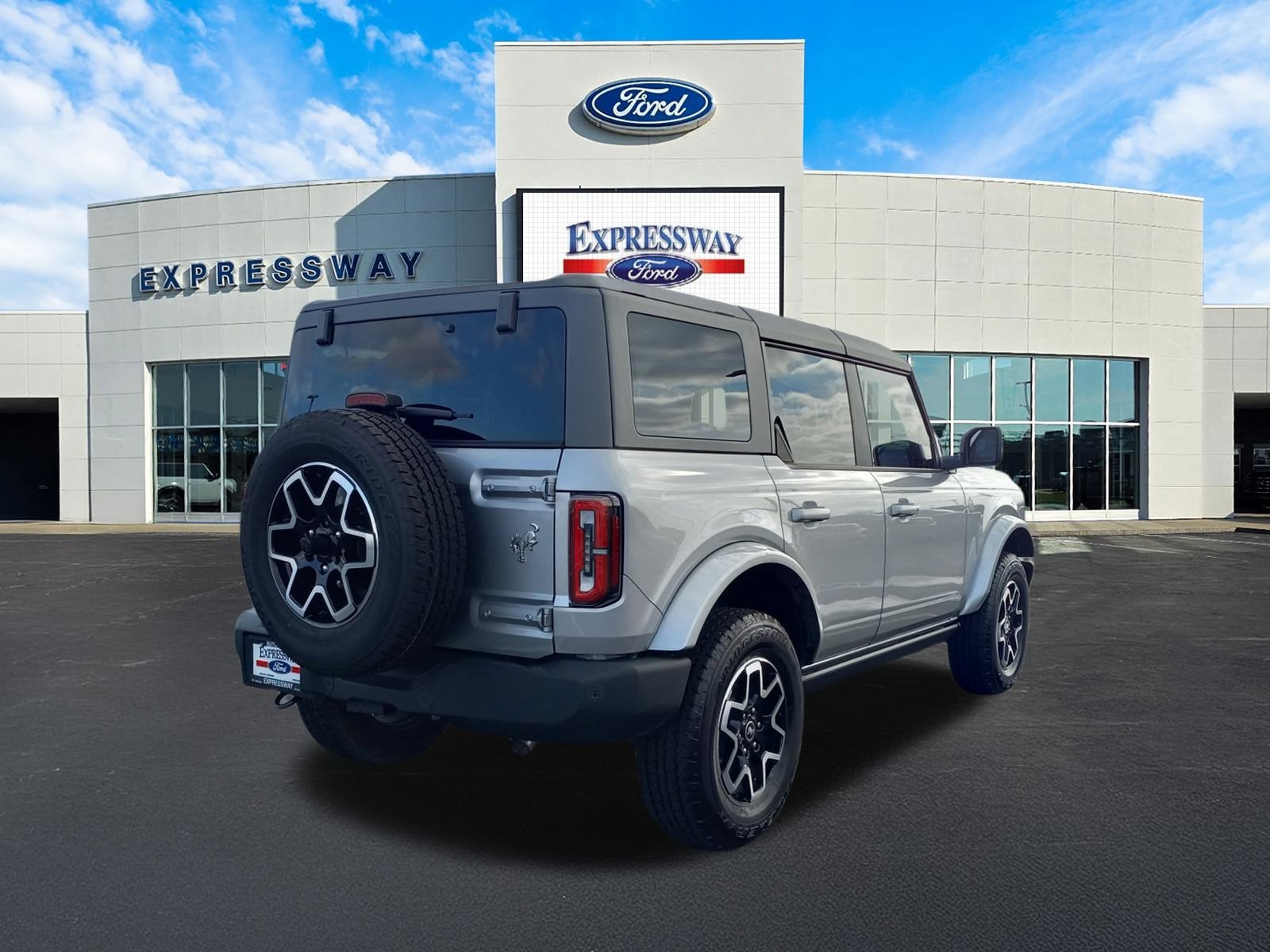 2024 Ford Bronco Outer Banks