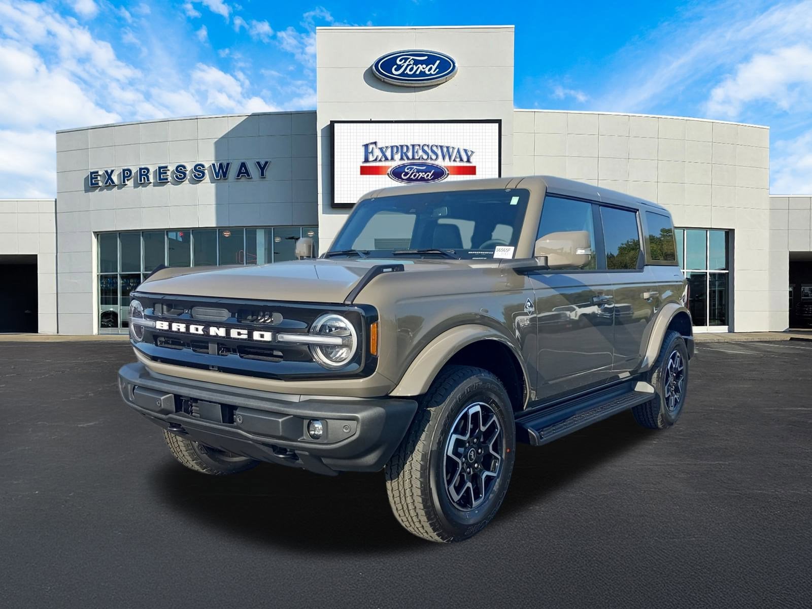 2025 Ford Bronco Outer Banks 4 Door 4x4