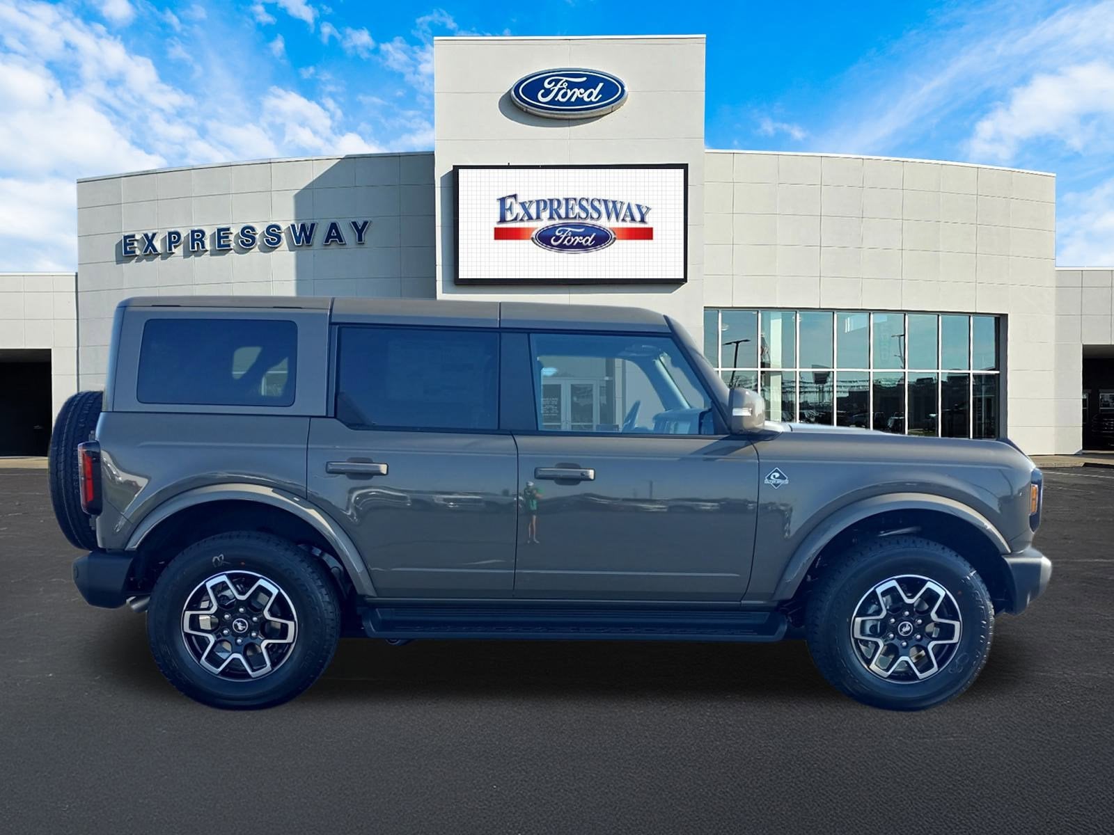 2025 Ford Bronco Outer Banks 4 Door 4x4