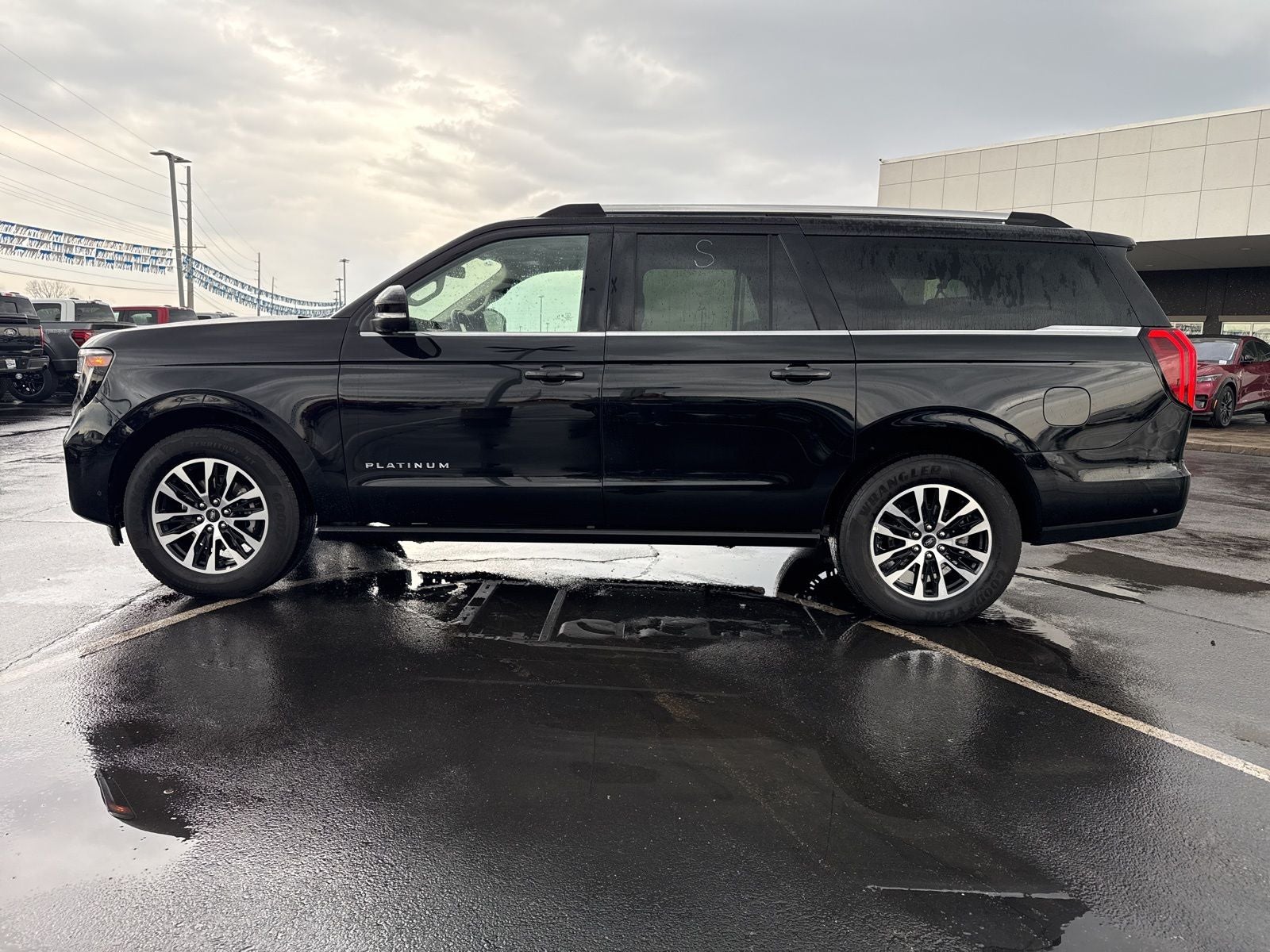 2025 Ford Expedition Max Platinum