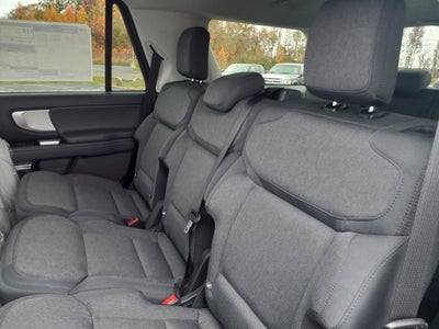 2025 Ford Expedition Active 4x2