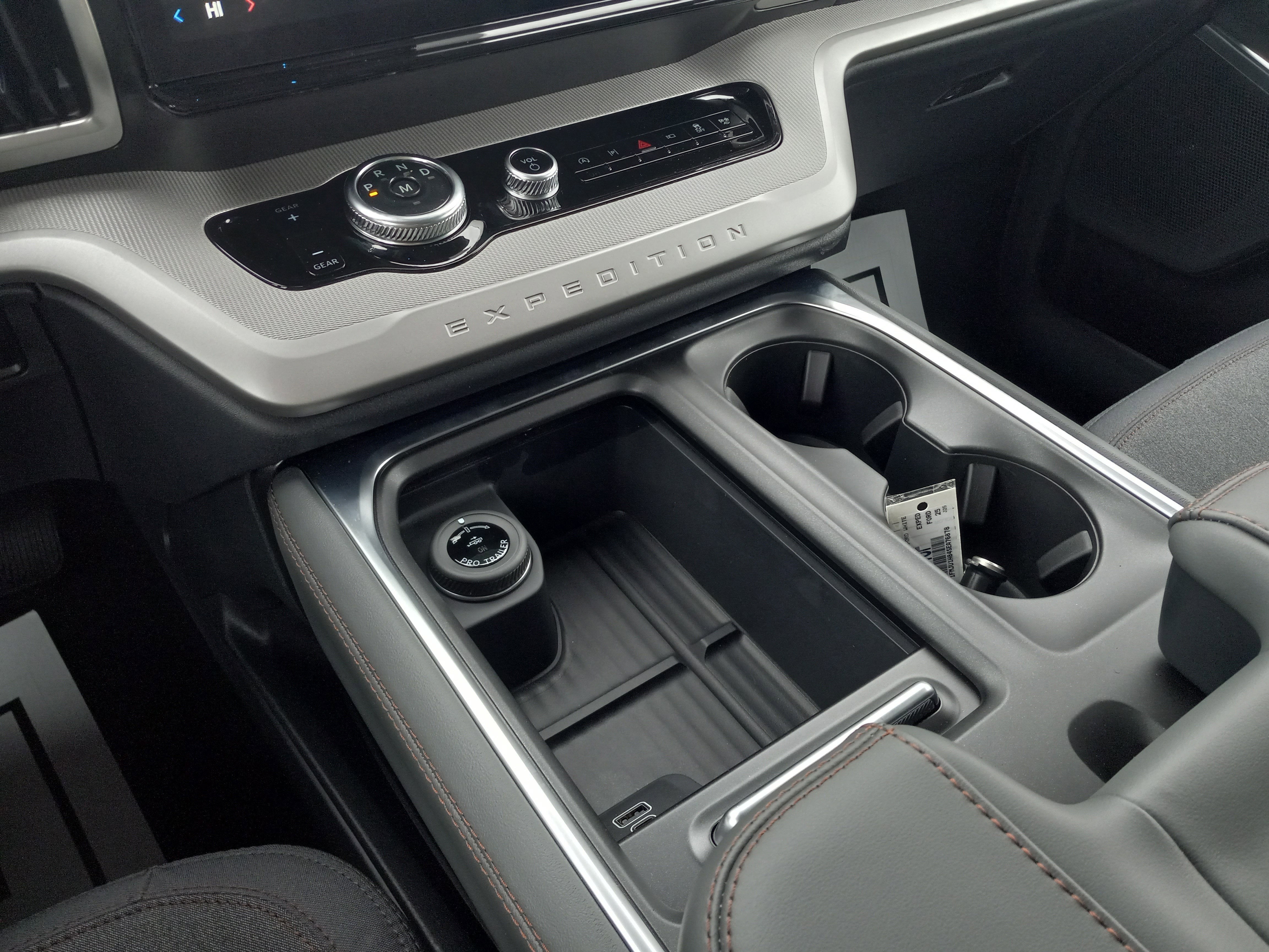 2025 Ford Expedition Active 4x2