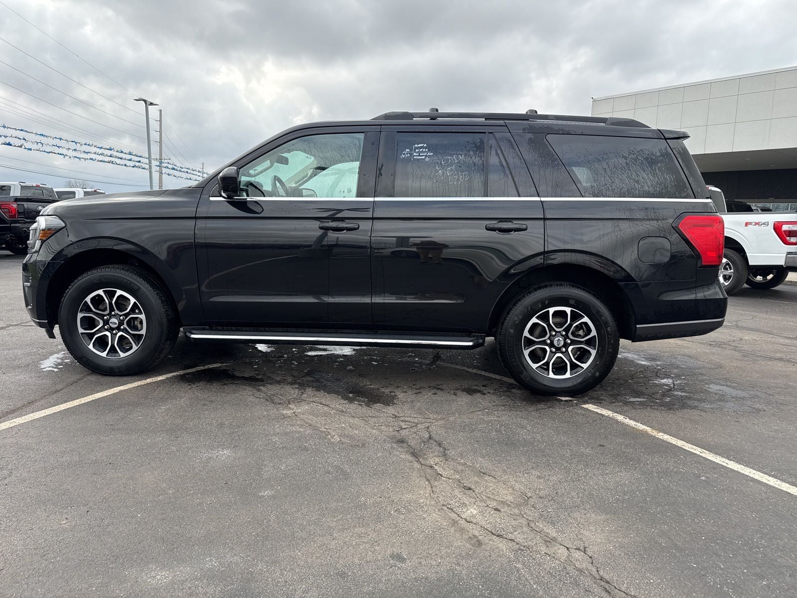 2023 Ford Expedition XLT