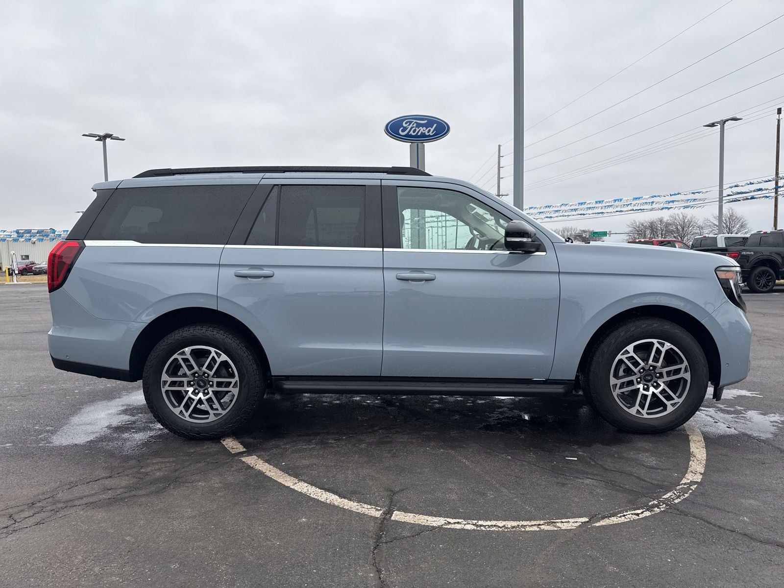 2025 Ford Expedition Active