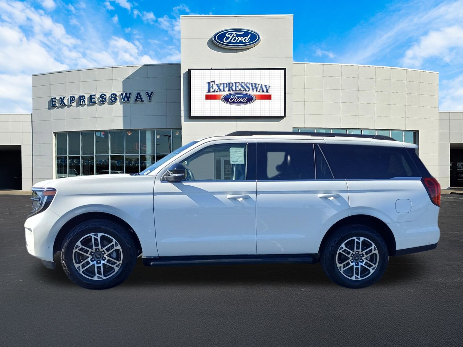 2025 Ford Expedition Active 4x4