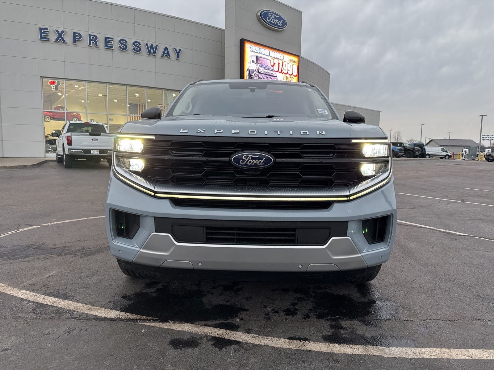 2025 Ford Expedition Platinum