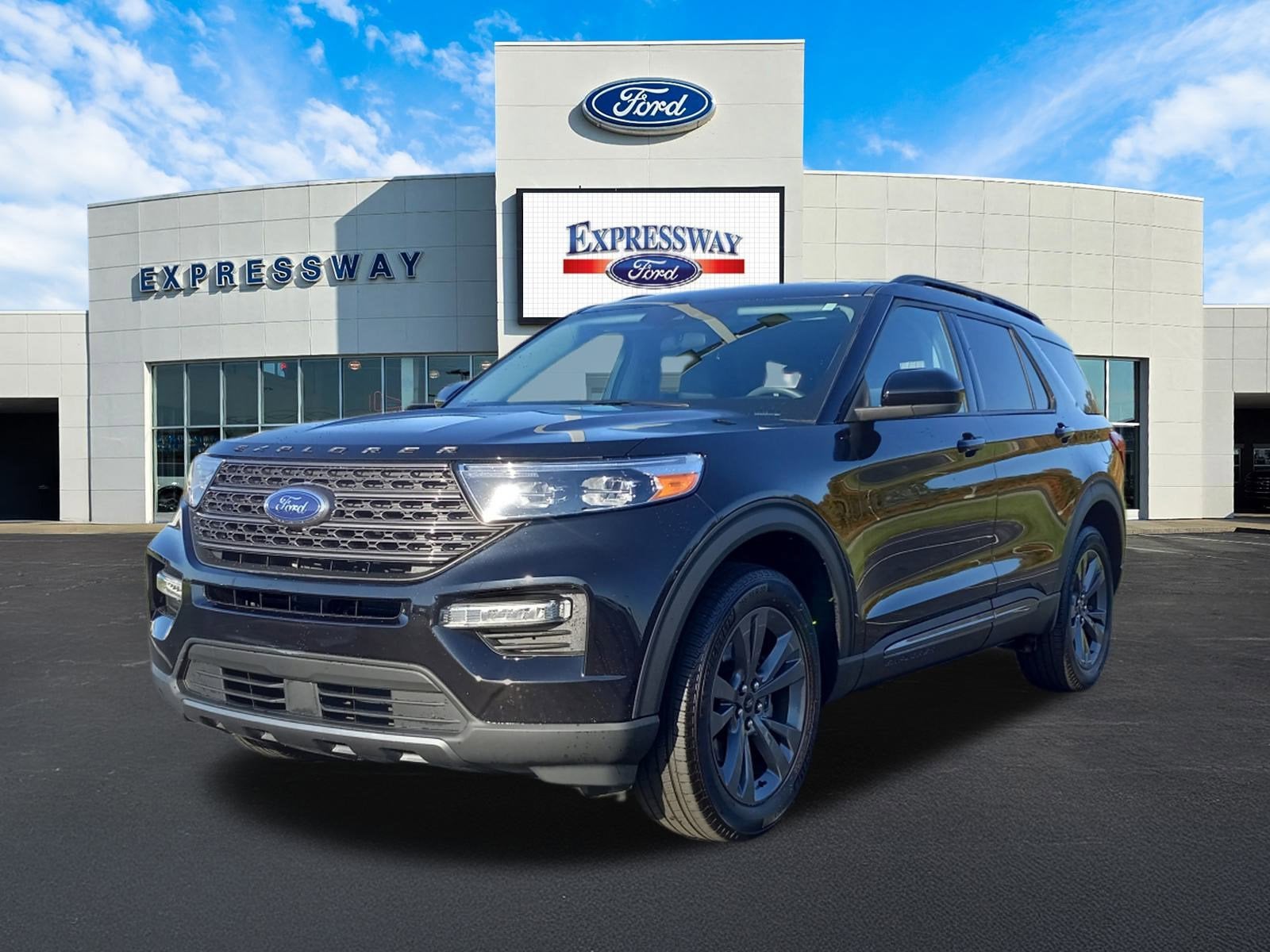 2023 Ford Explorer XLT