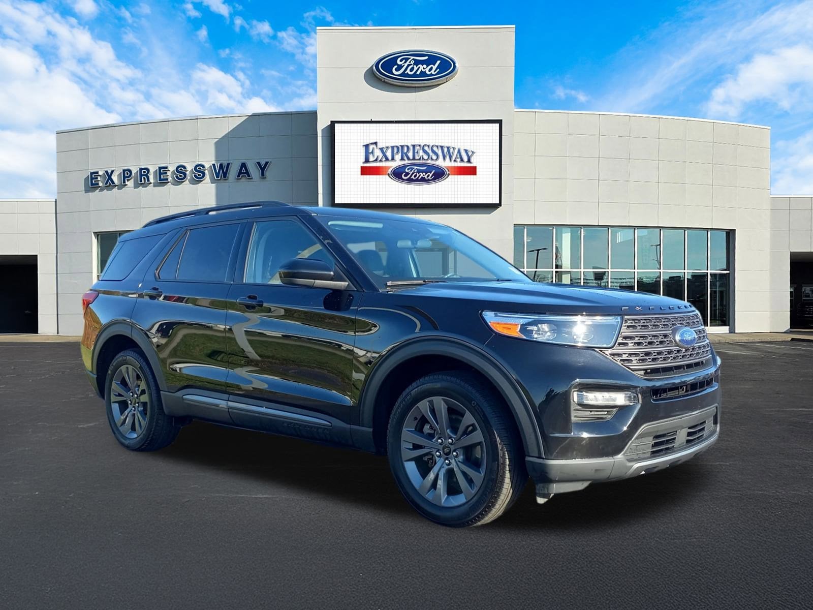 2023 Ford Explorer XLT