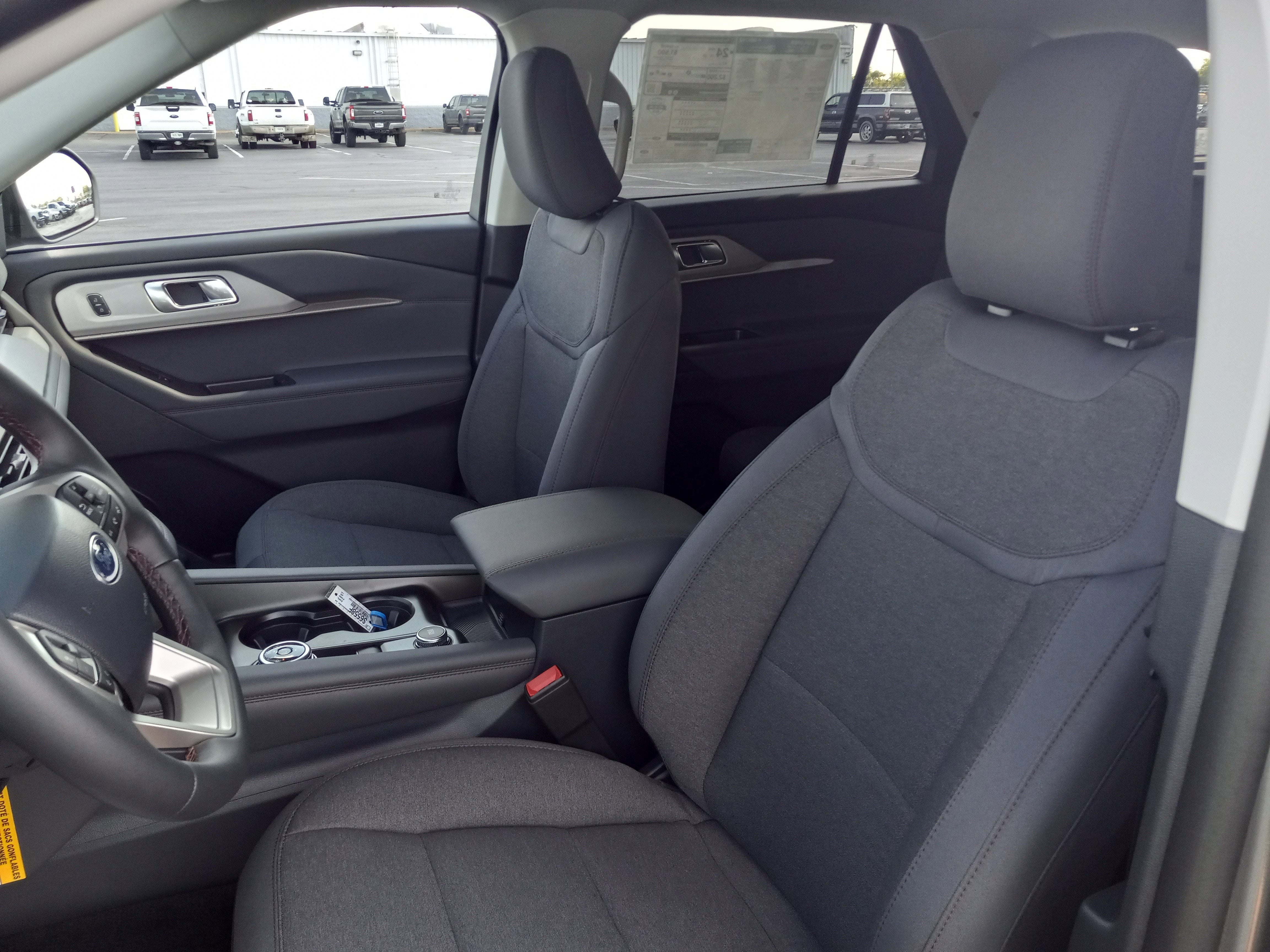 2025 Ford Explorer Active RWD