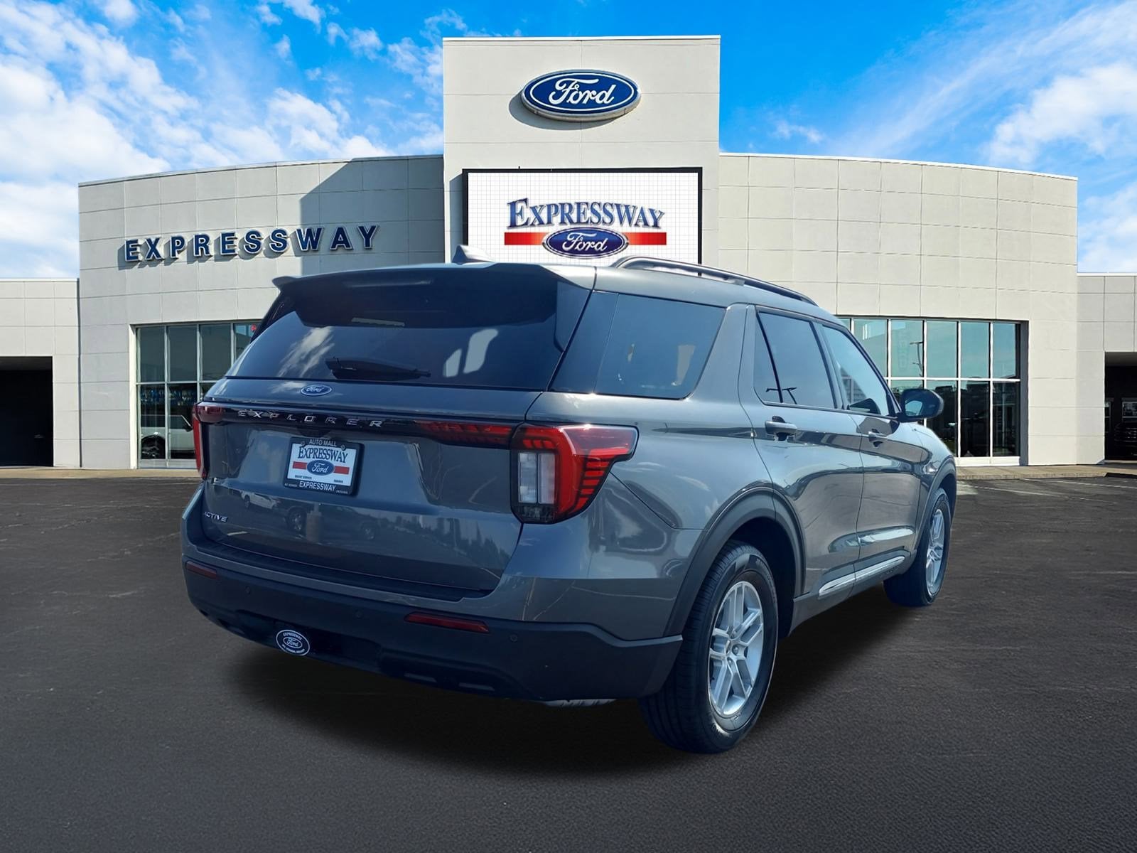 2025 Ford Explorer Active RWD