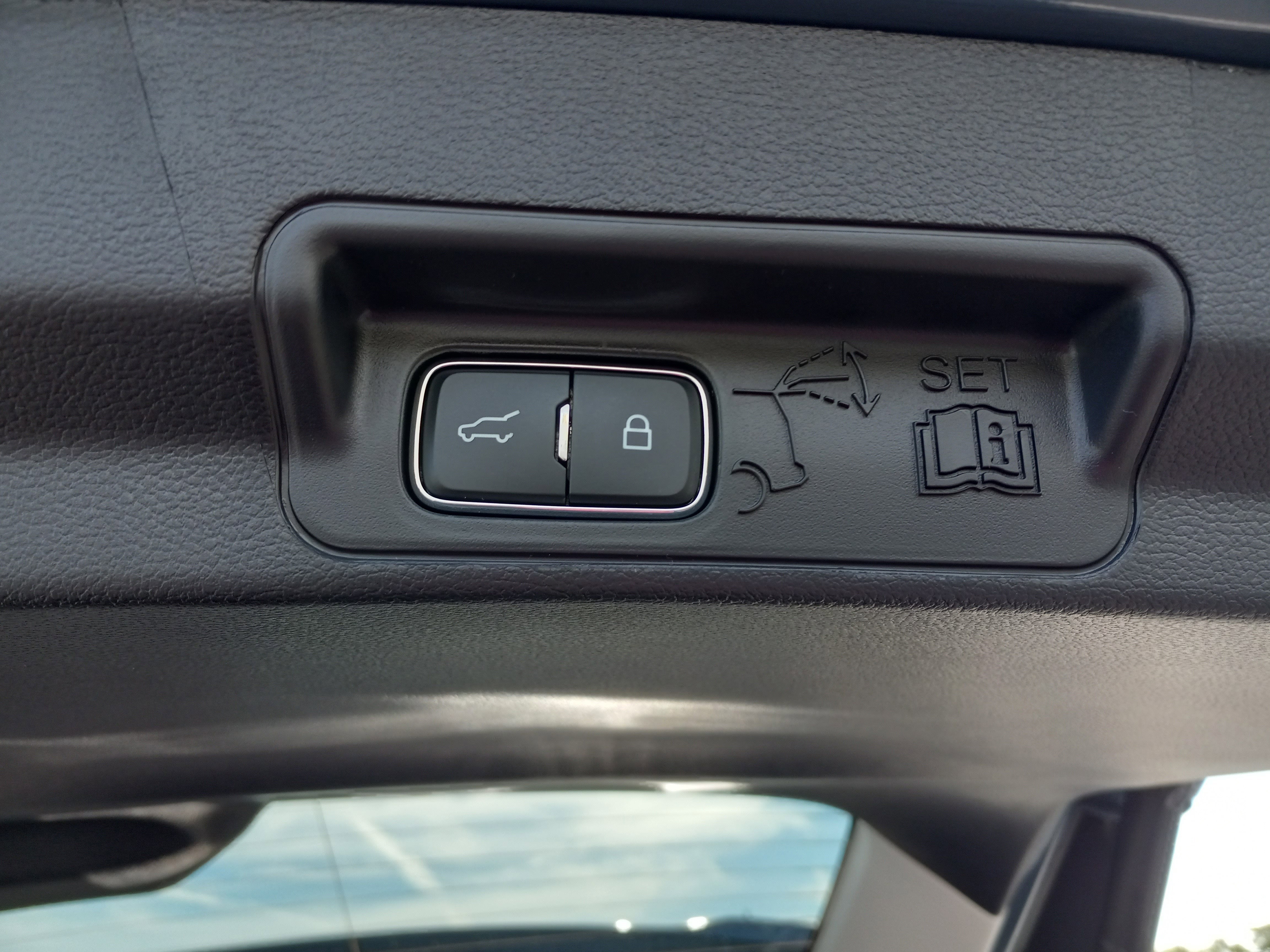 2026 Ford Explorer Active w/200A Pkg RWD