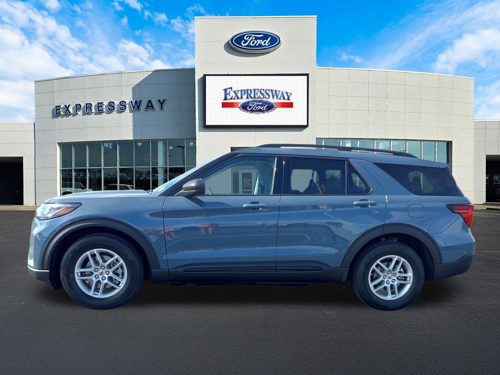 2026 Ford Explorer Active w/200A Pkg RWD
