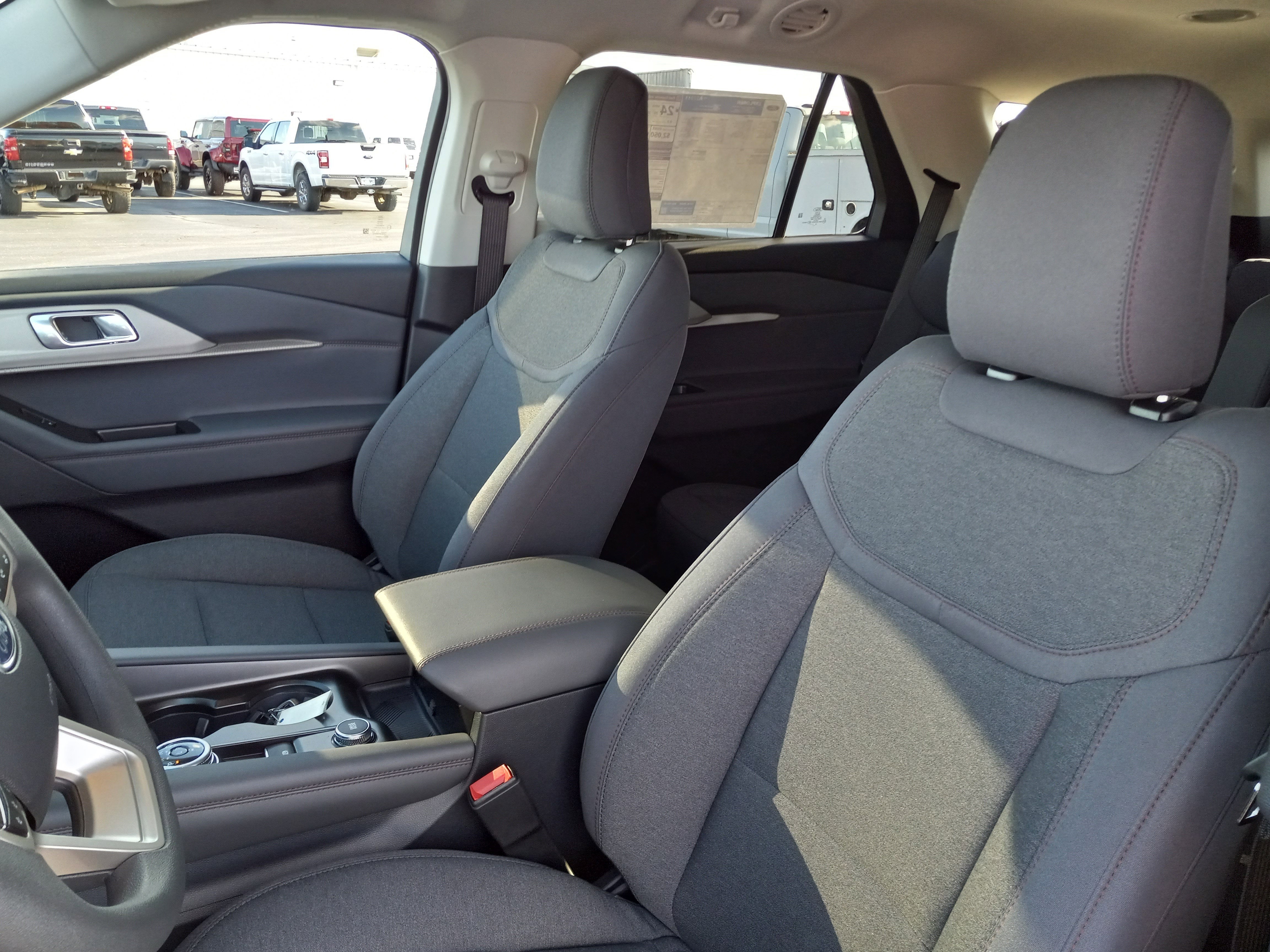 2026 Ford Explorer Active w/100A Pkg RWD