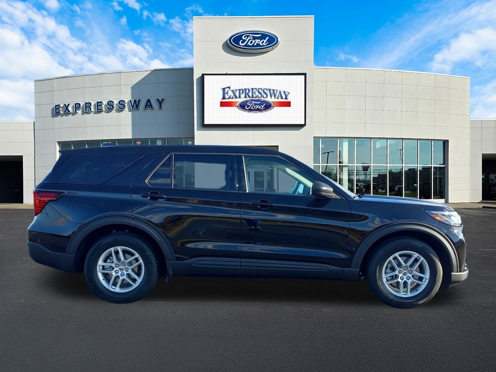 2026 Ford Explorer Active w/100A Pkg RWD