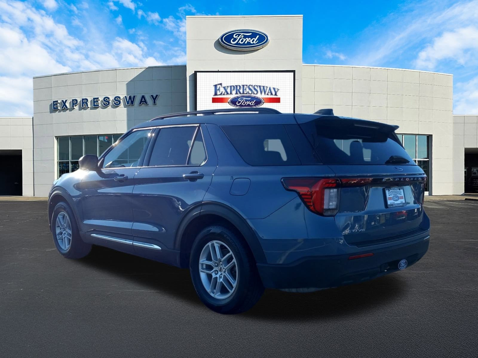2025 Ford Explorer Active