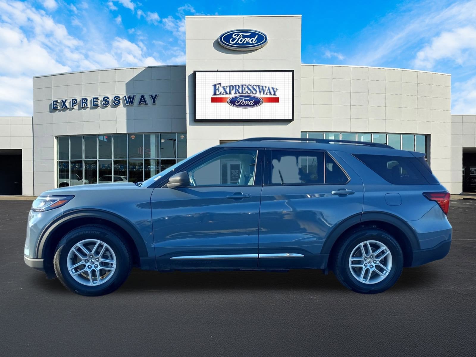 2025 Ford Explorer Active