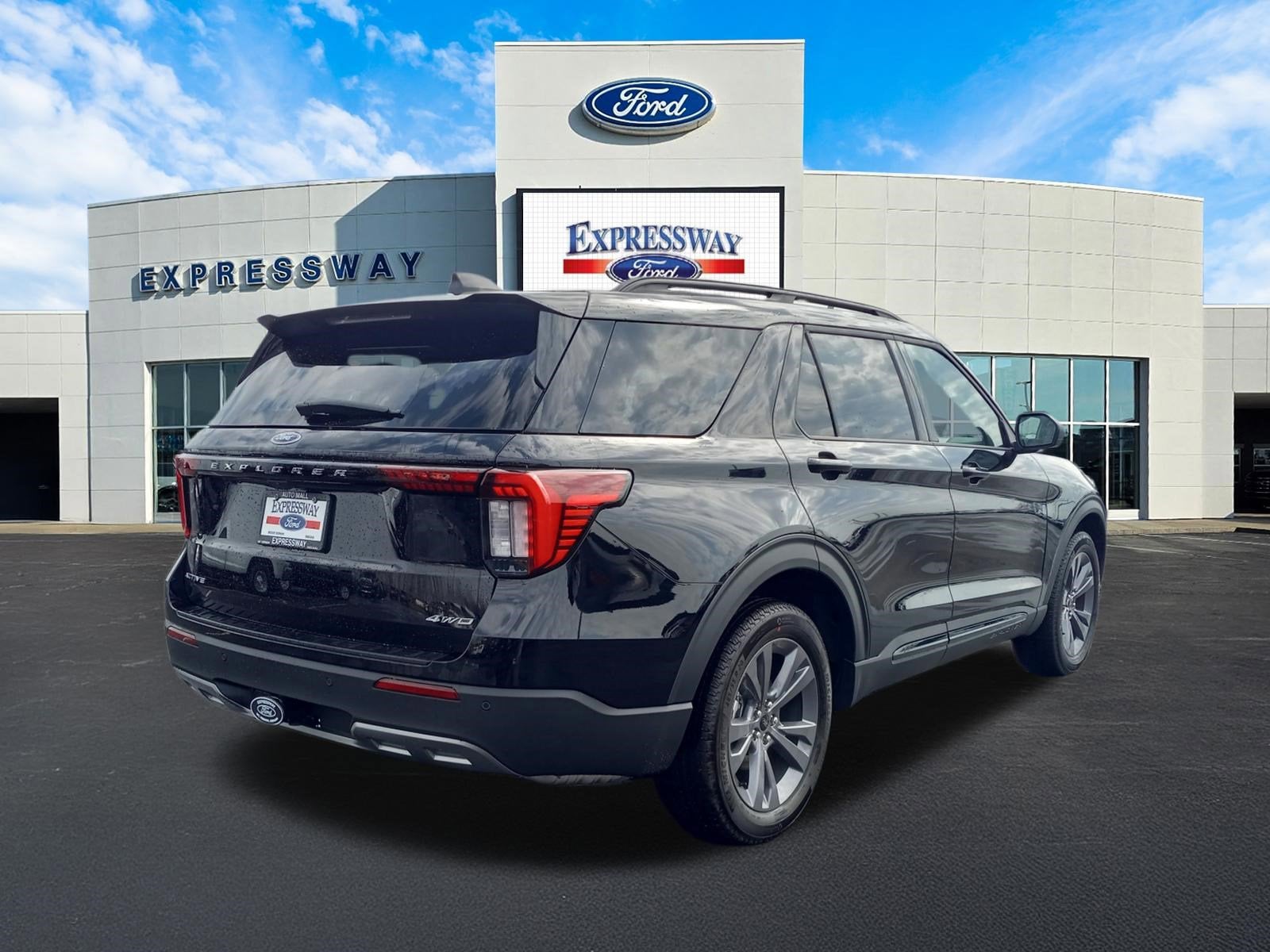 2026 Ford Explorer Active w/200A Pkg 4WD