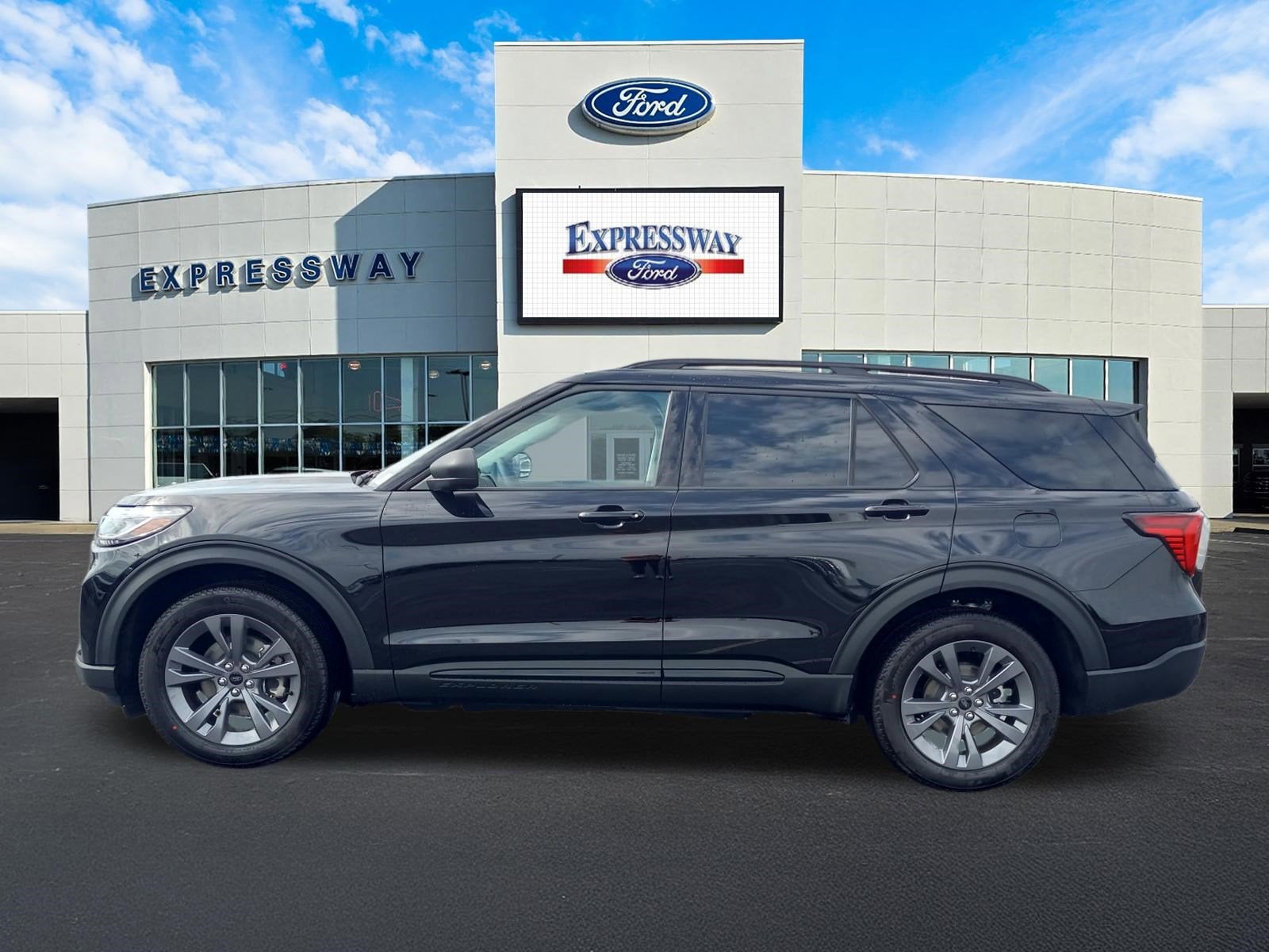 2026 Ford Explorer Active w/200A Pkg 4WD