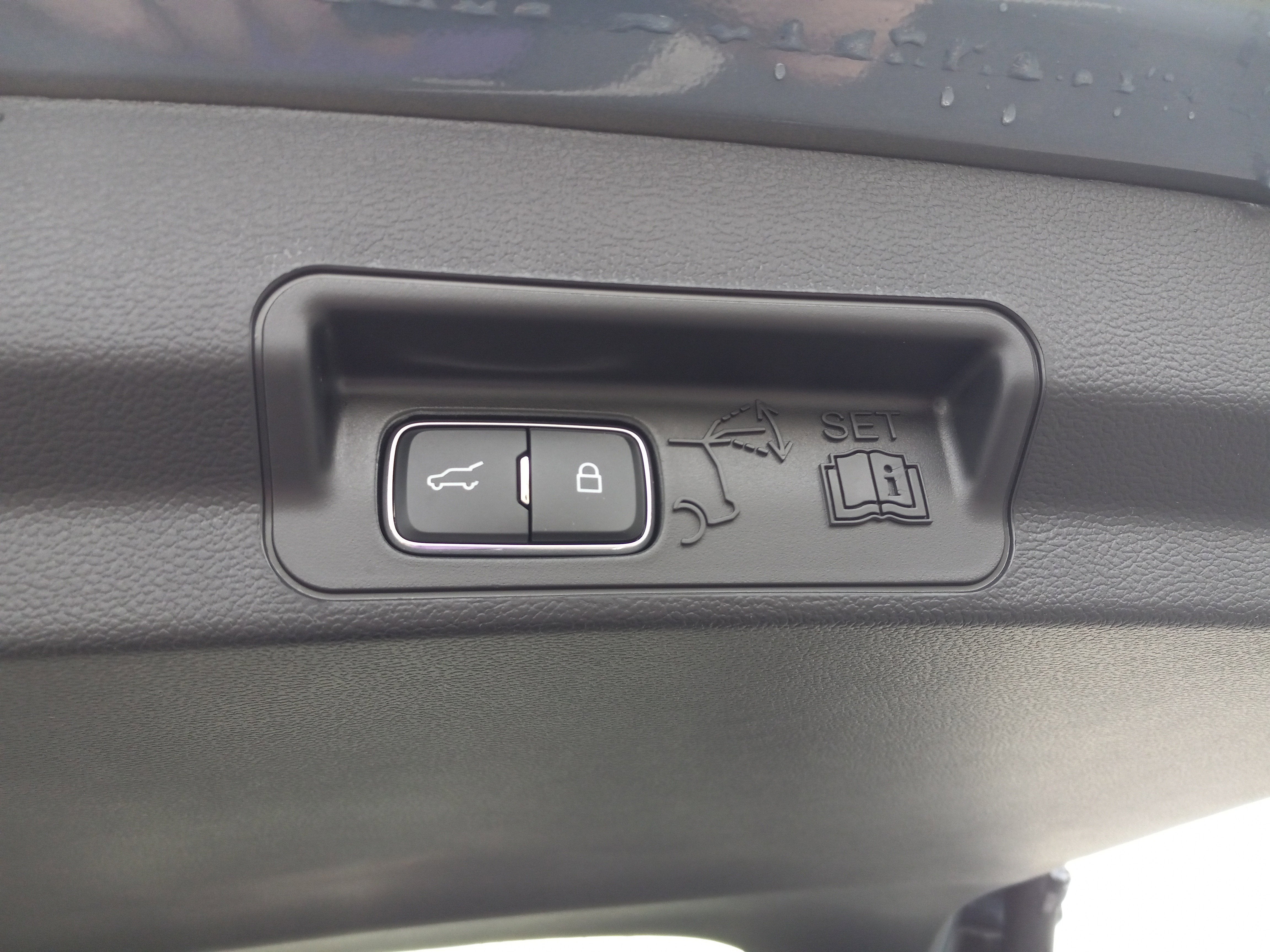 2026 Ford Explorer Active w/200A Pkg 4WD