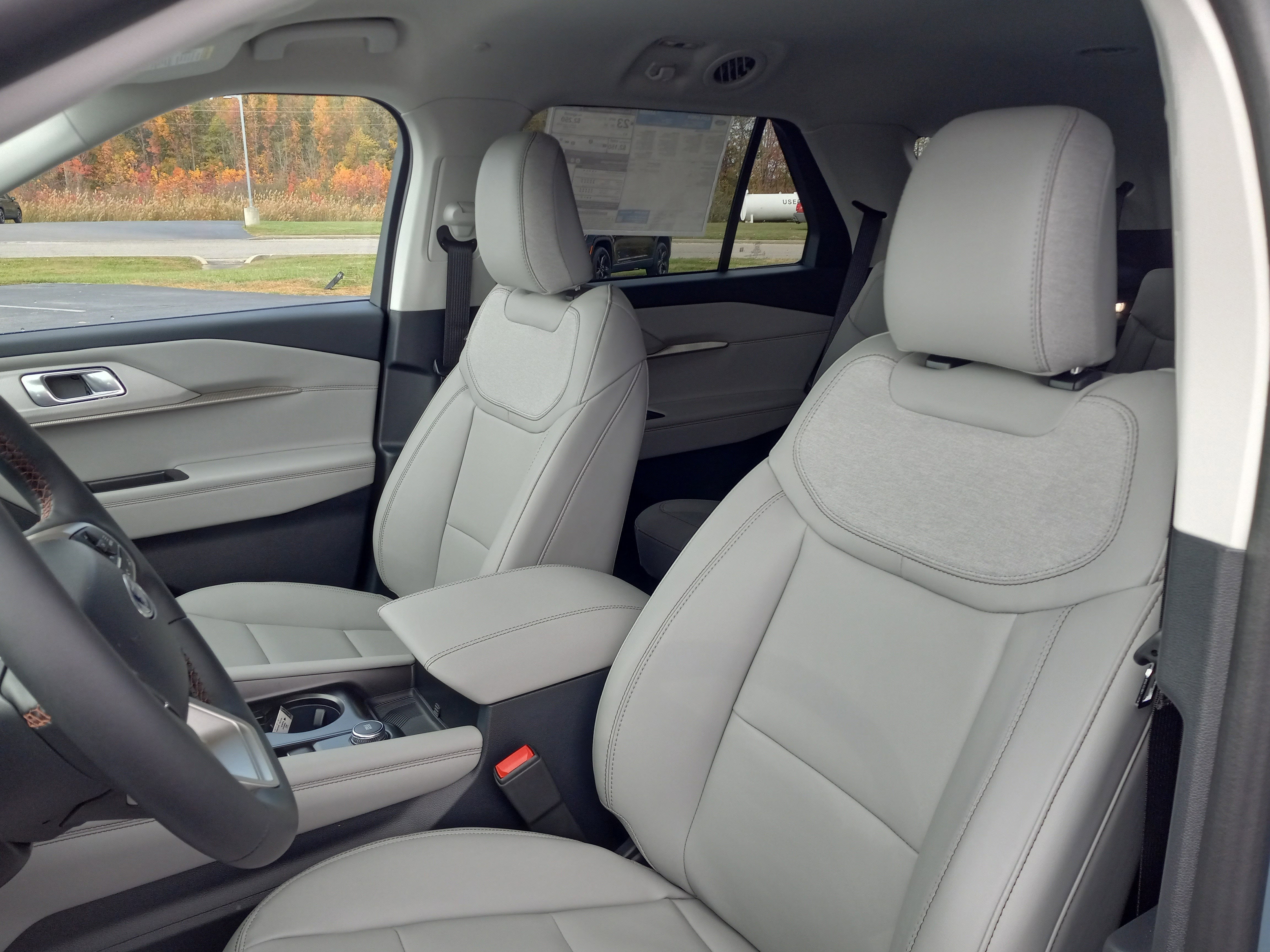 2026 Ford Explorer Active w/200A Pkg 4WD