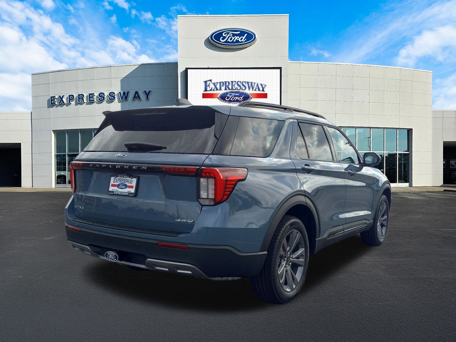 2026 Ford Explorer Active w/200A Pkg 4WD