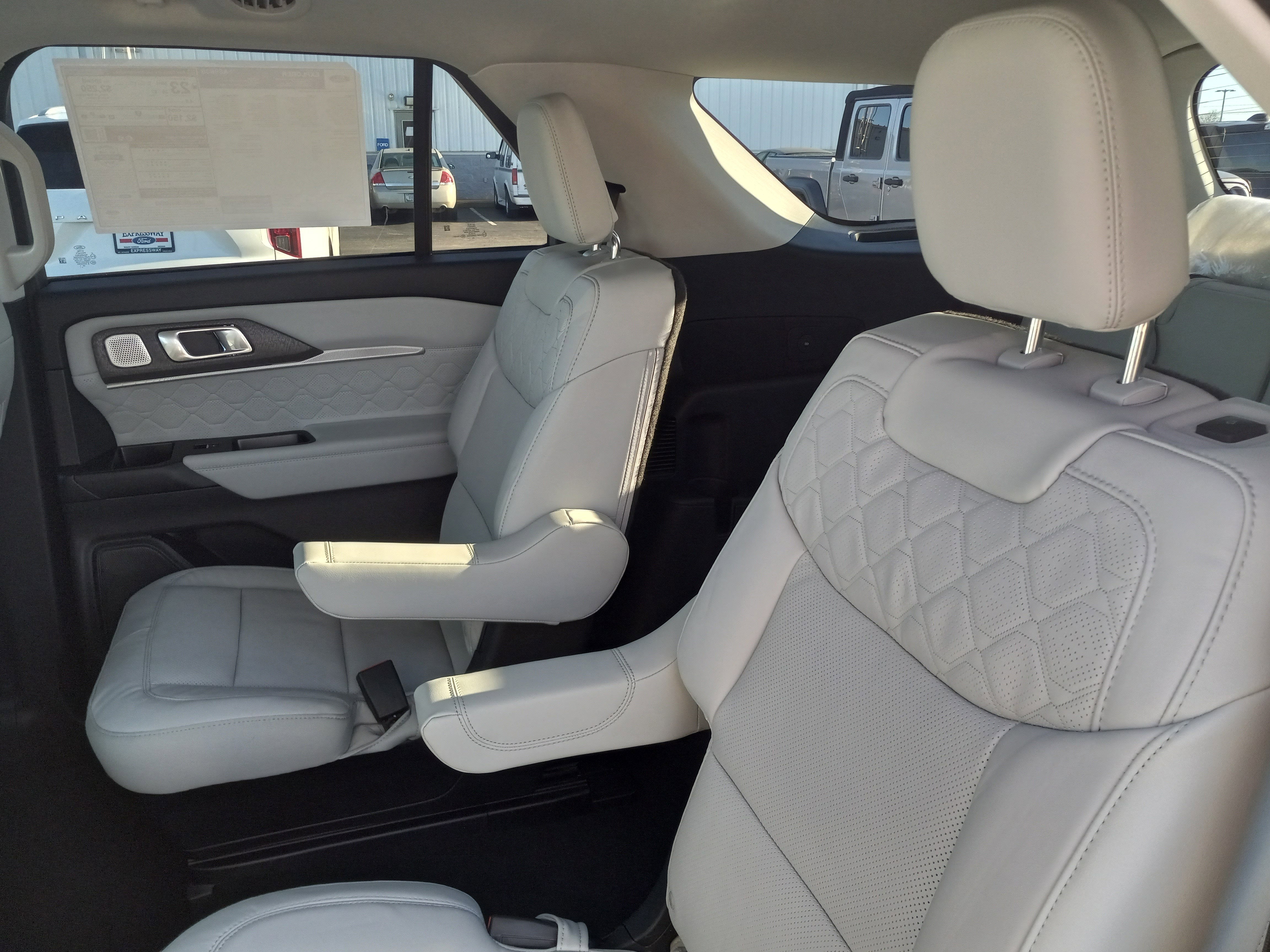 2026 Ford Explorer Platinum 4WD