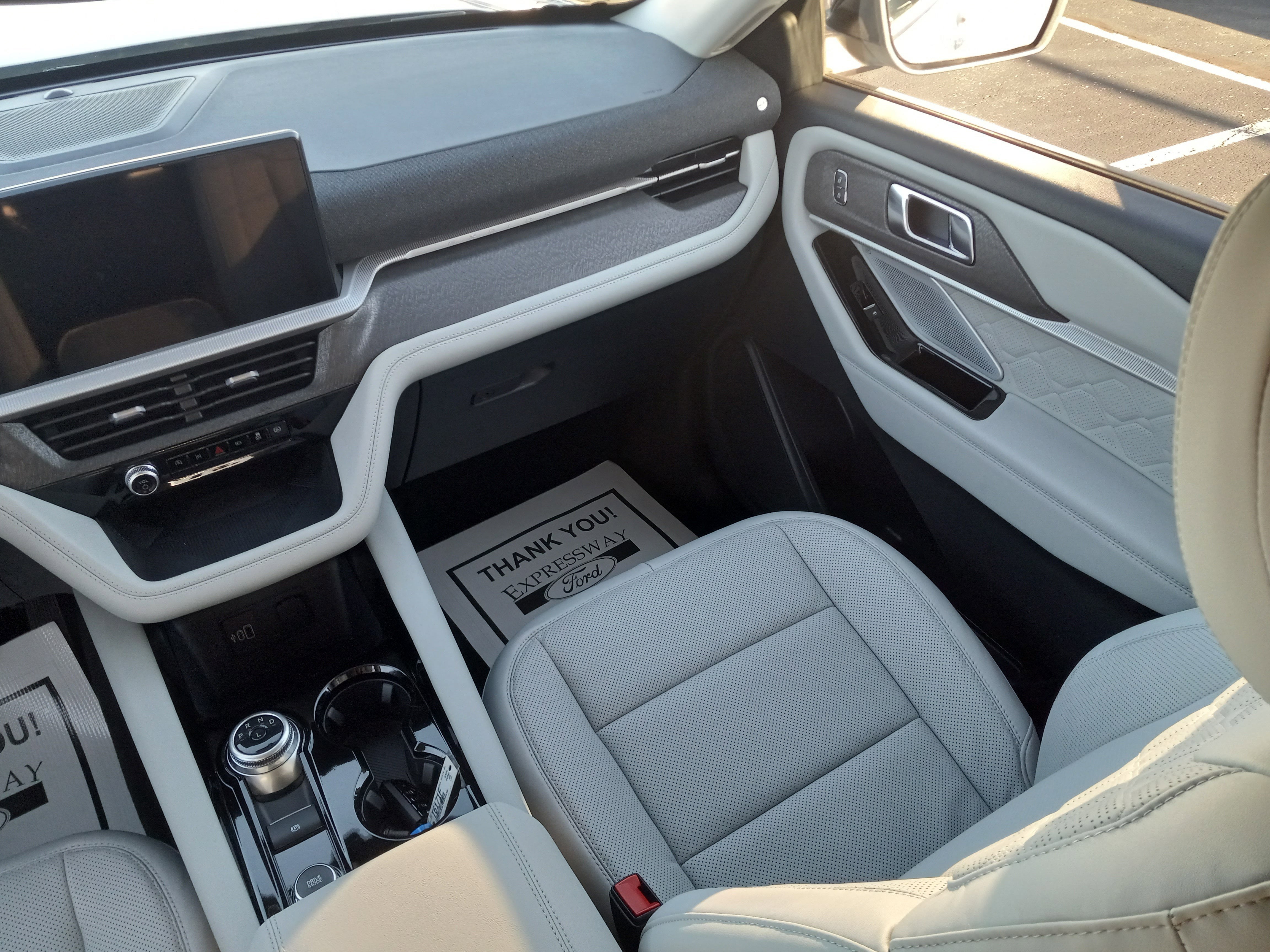 2026 Ford Explorer Platinum 4WD