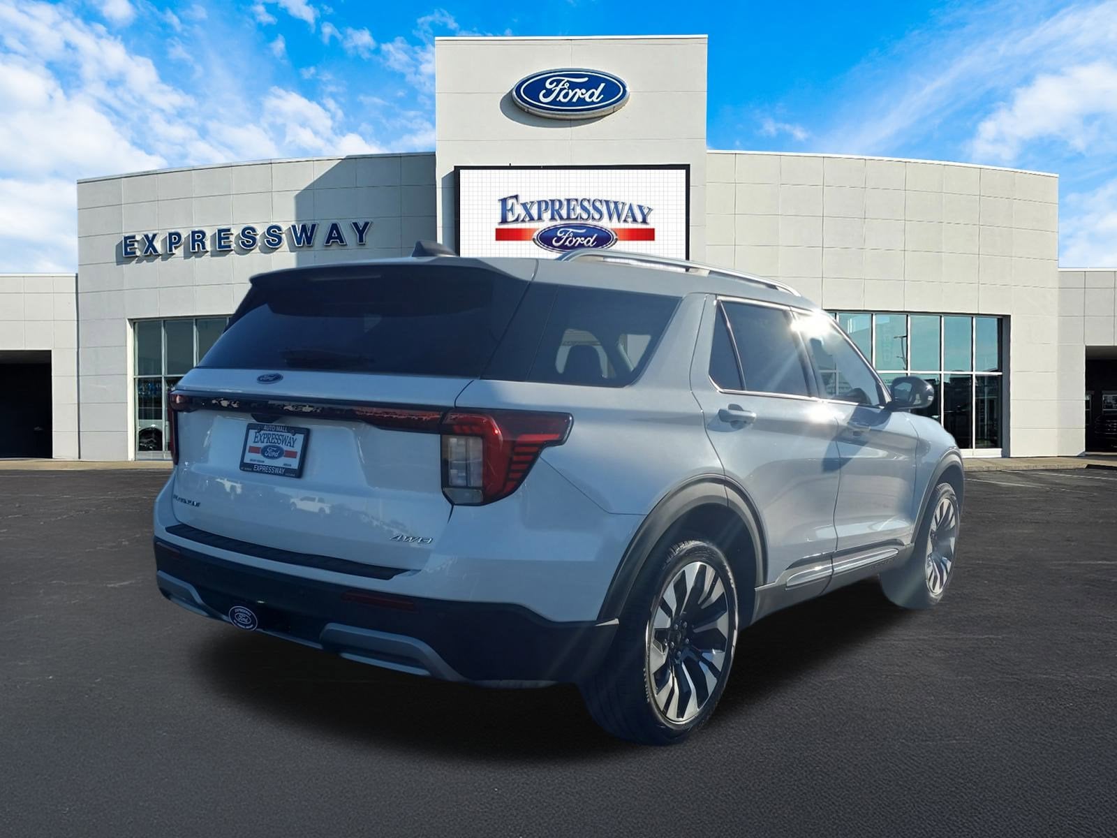 2026 Ford Explorer Platinum 4WD