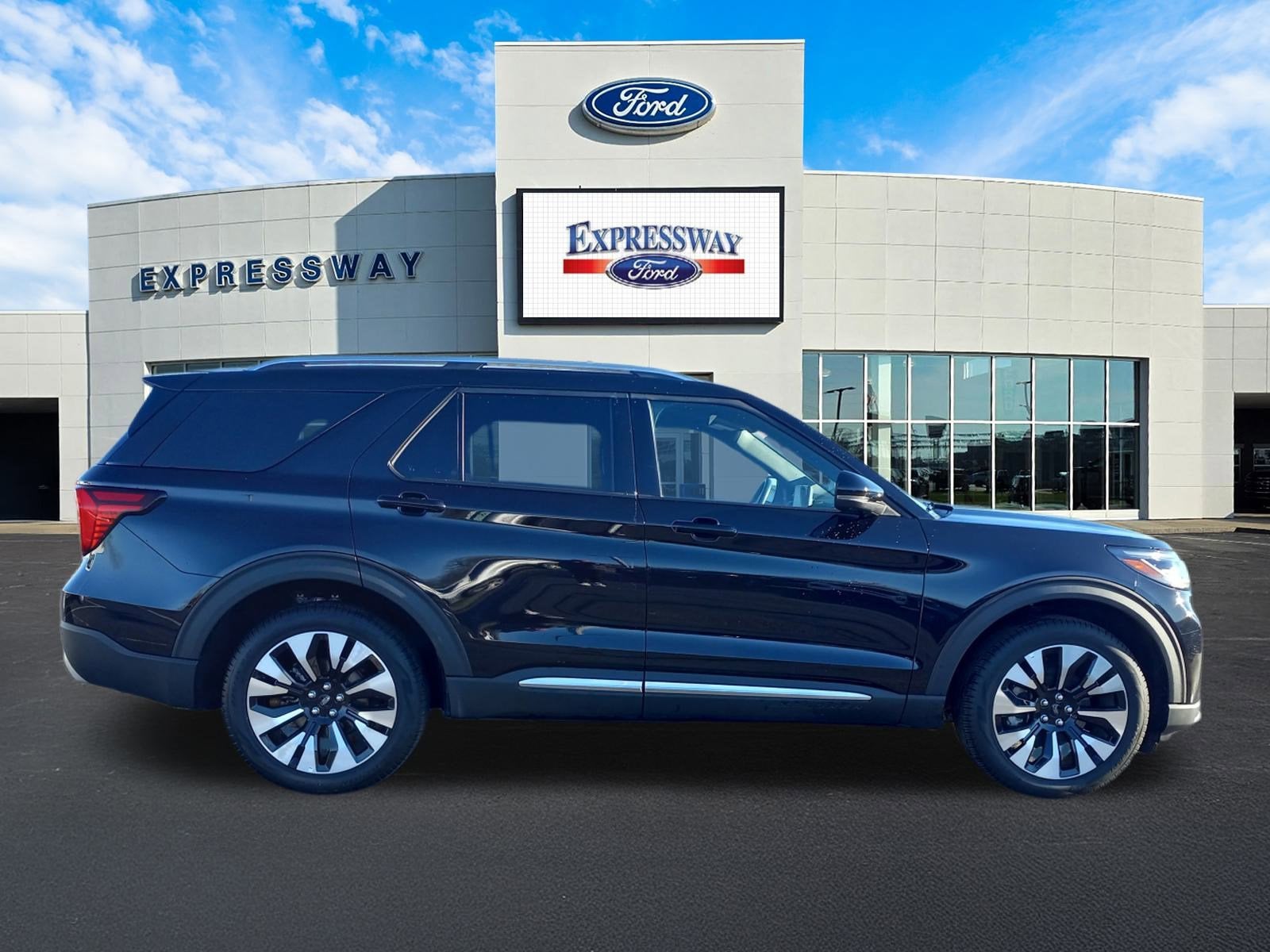 2025 Ford Explorer Platinum