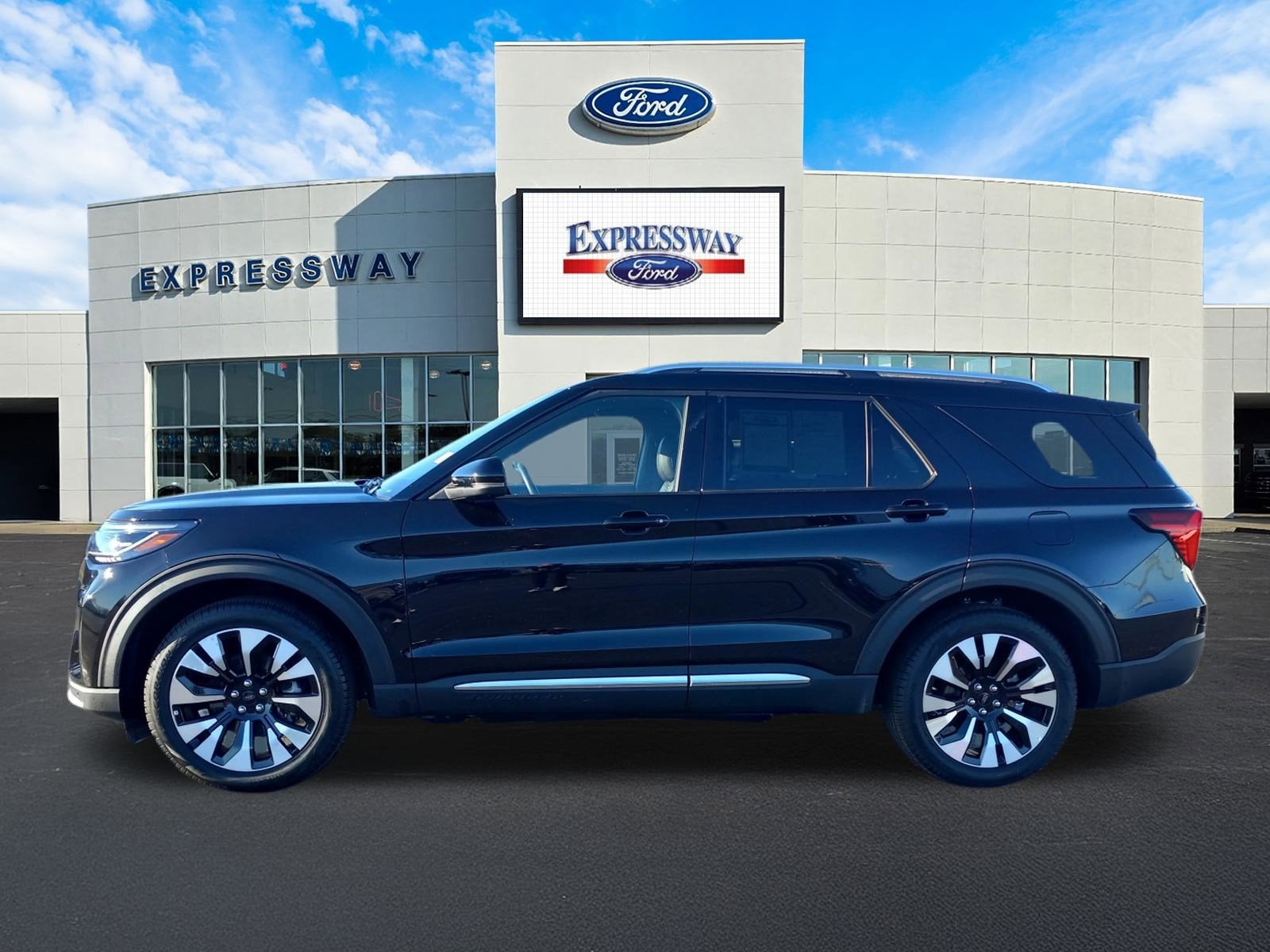 2025 Ford Explorer Platinum